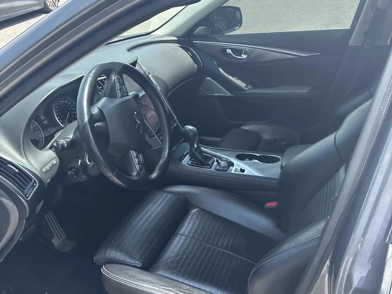 Infiniti Q50 снимка Infiniti Q50