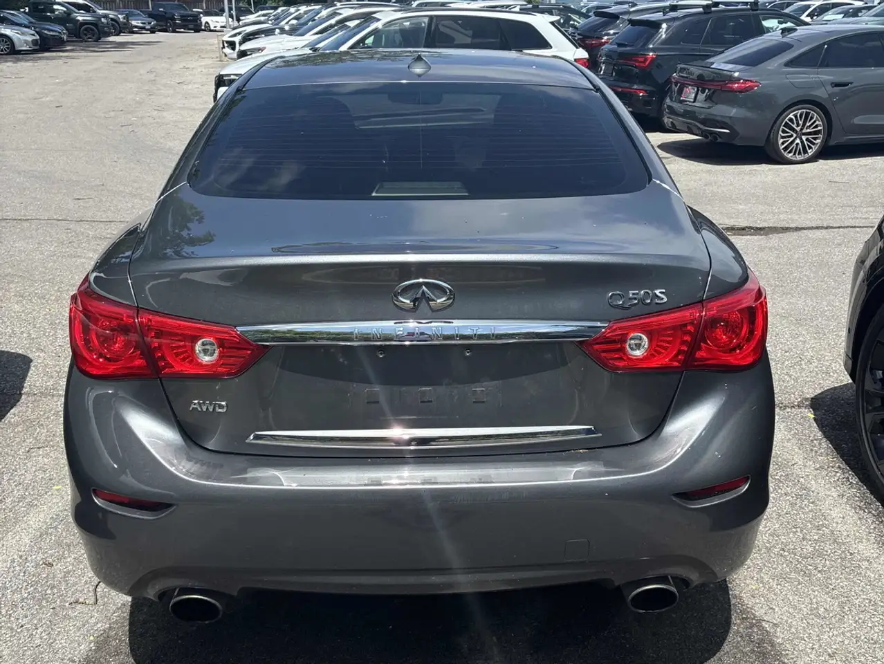 Infiniti Q50 снимка Infiniti Q50