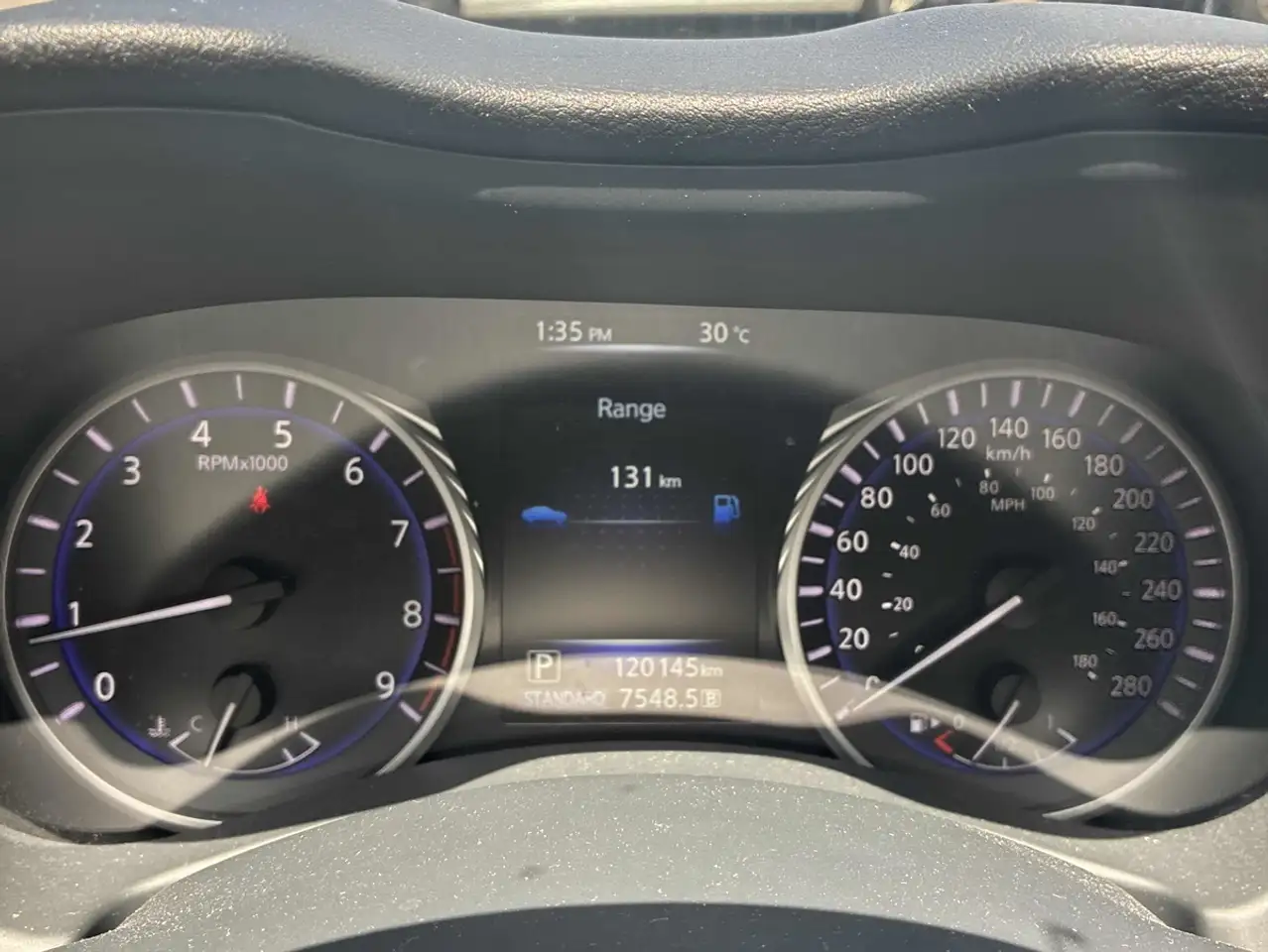 Infiniti Q50 снимка Infiniti Q50