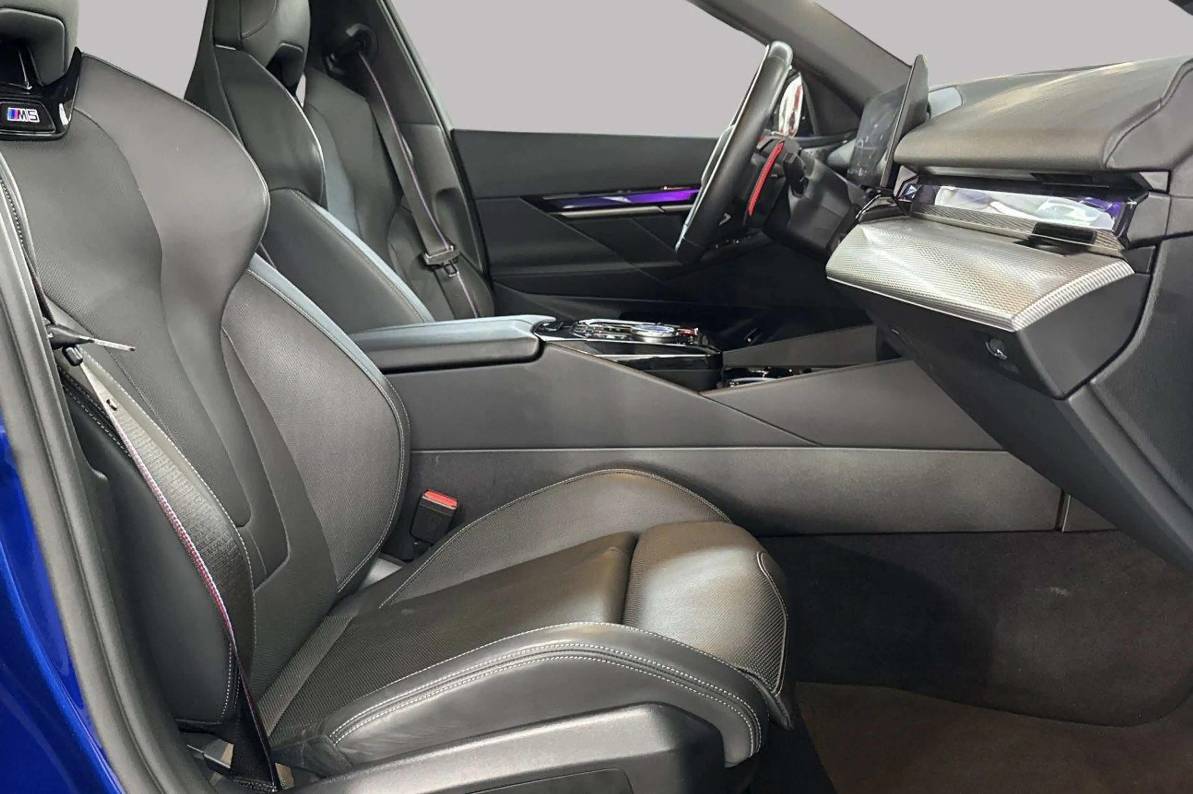 BMW M5 PHEV 4.4 AS — photo 8