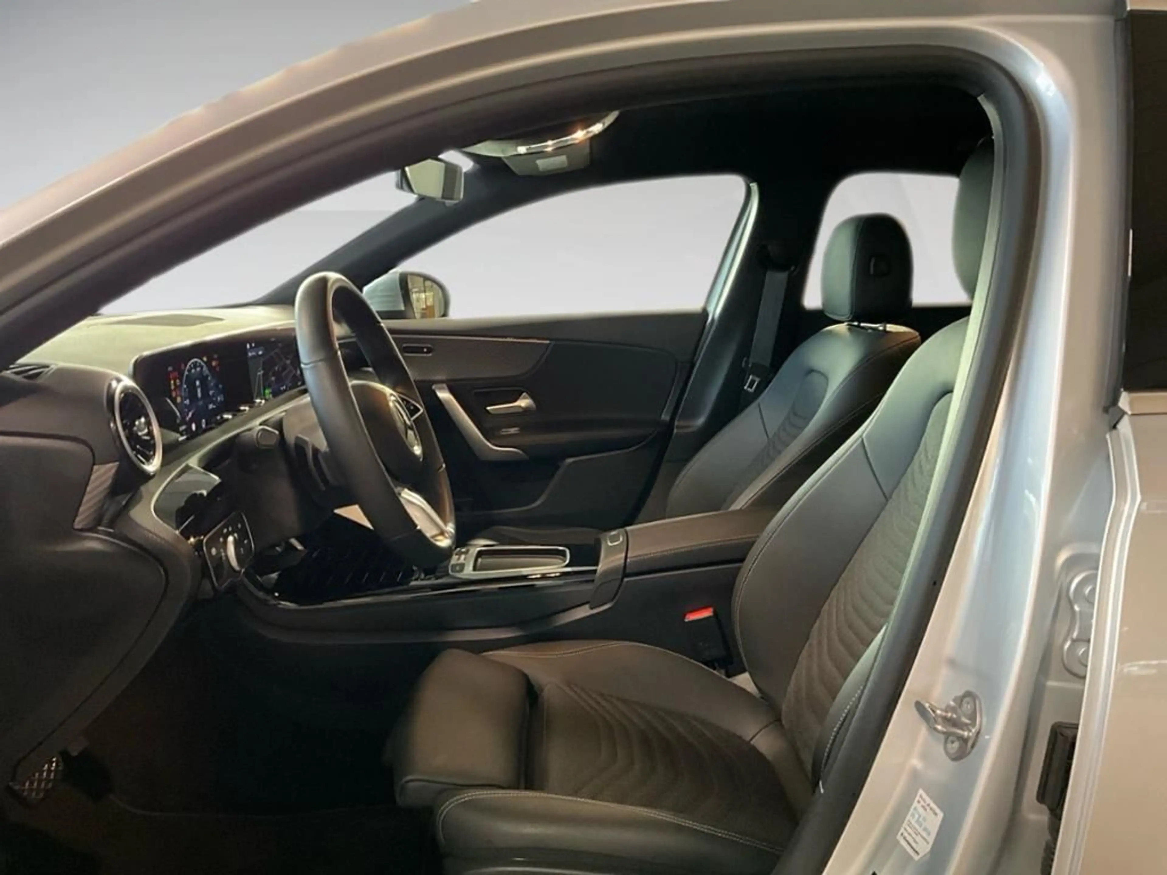 Mercedes-Benz A 200 Progressive ACC AUT Kam. KlimaA LED LM PDC — photo 8