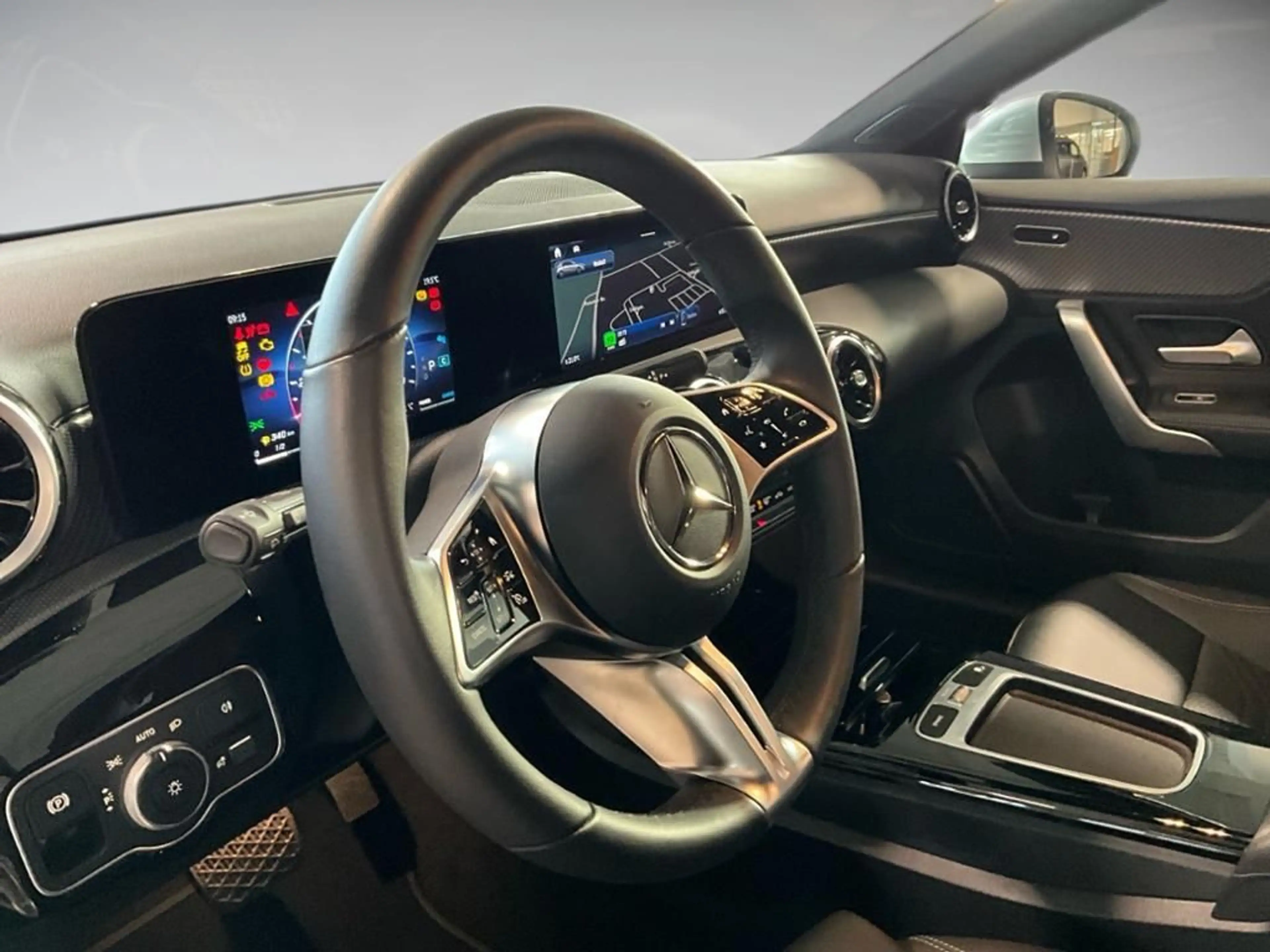 Mercedes-Benz A 200 Progressive ACC AUT Kam. KlimaA LED LM PDC — photo 9