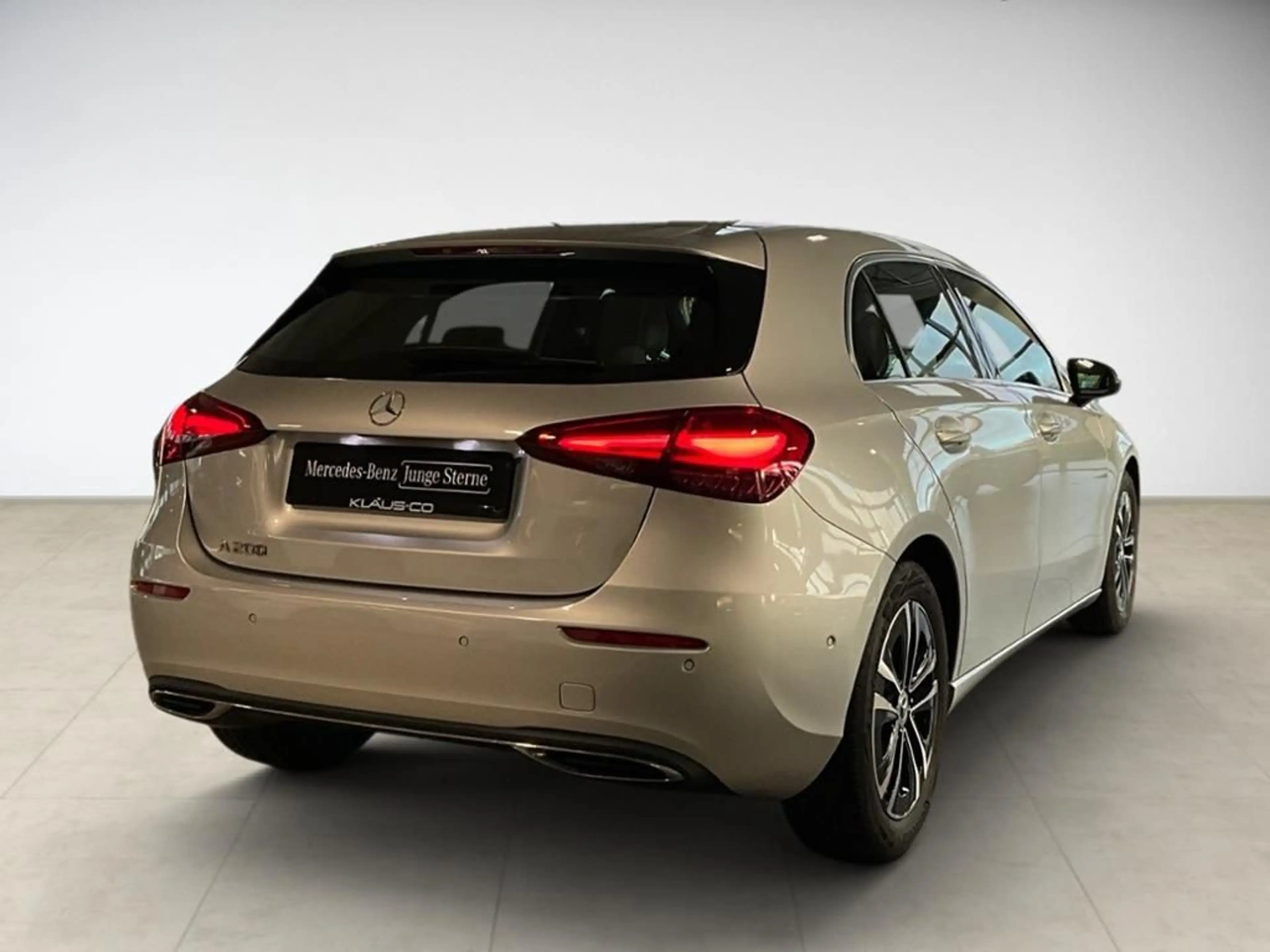 Mercedes-Benz A 200 Progressive ACC AUT Kam. KlimaA LED LM PDC — photo 6