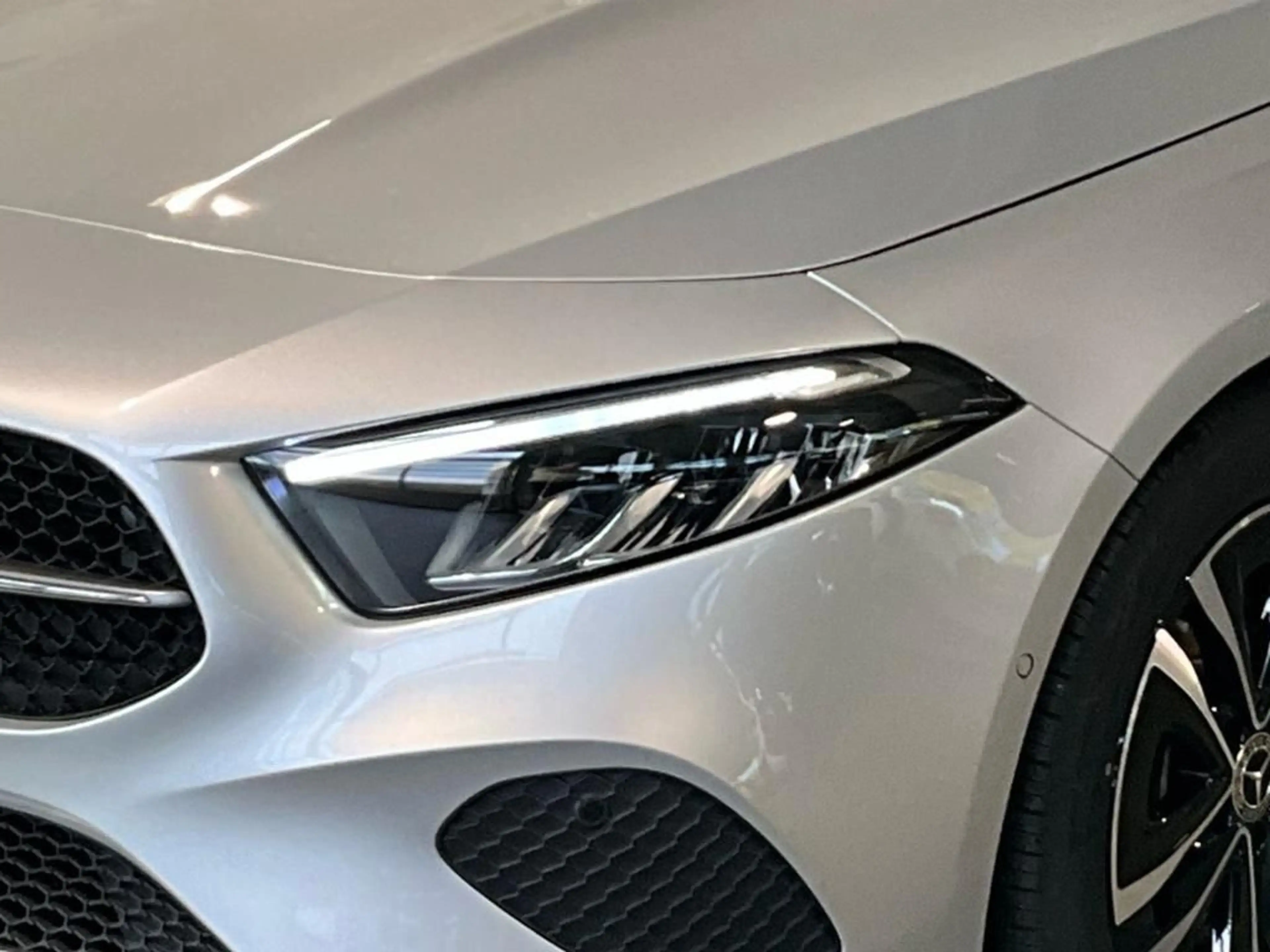 Mercedes-Benz A 200 Progressive ACC AUT Kam. KlimaA LED LM PDC — photo 4