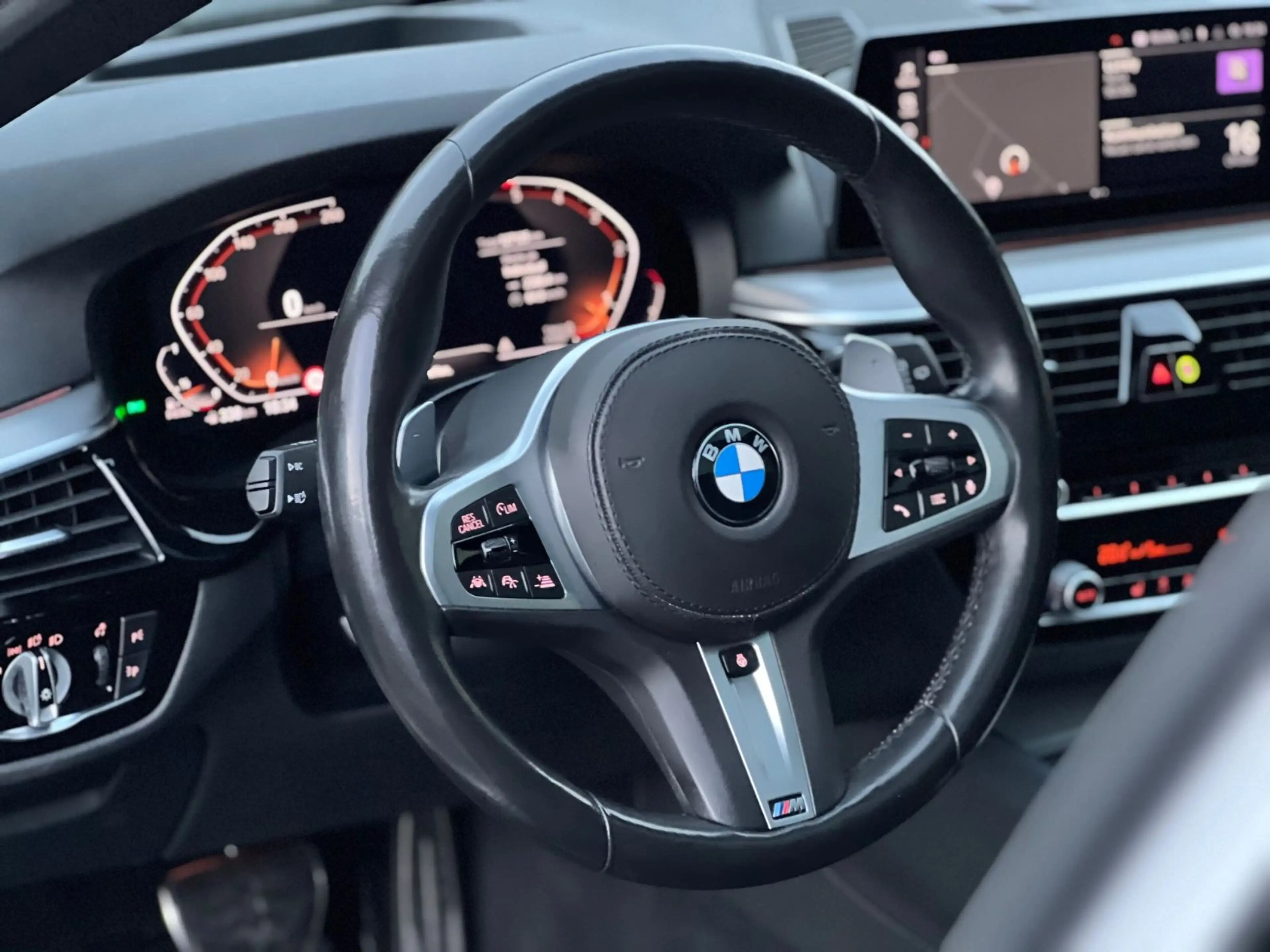 BMW 530 d "M-SPORTPAKET/H&K/PANO/LIVE-CP.PRO" — photo 13