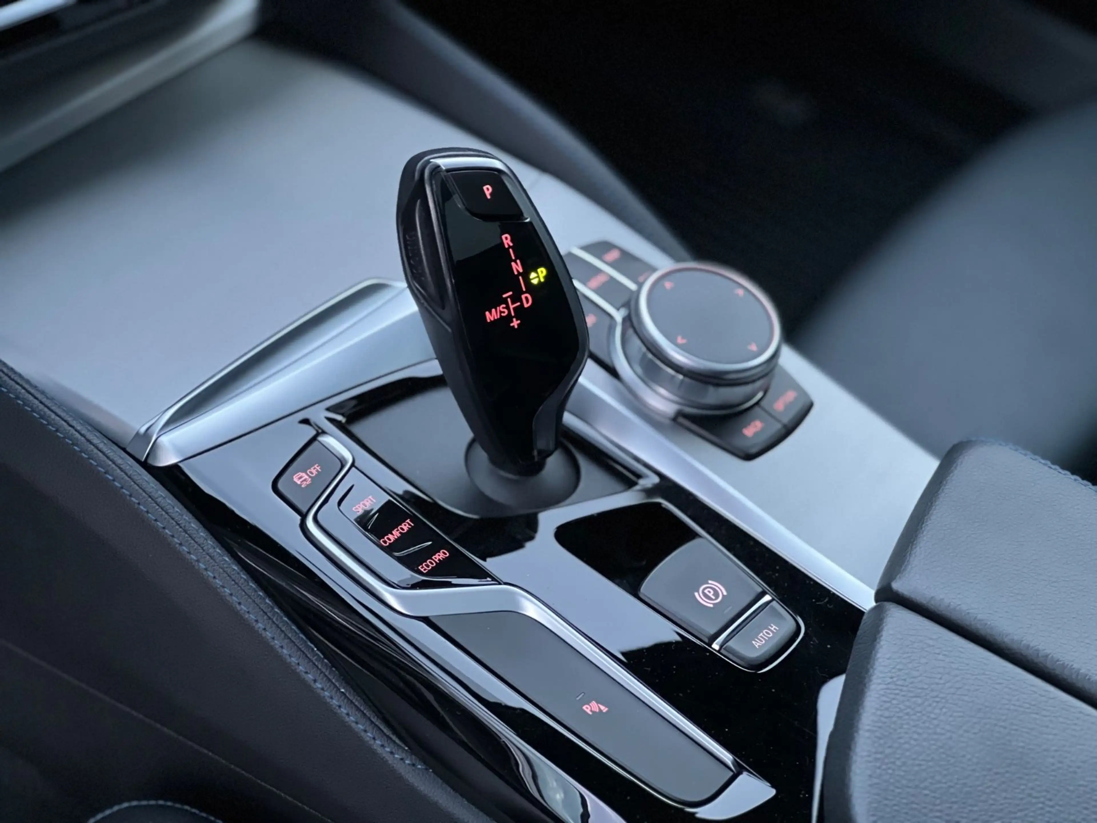 BMW 530 d "M-SPORTPAKET/H&K/PANO/LIVE-CP.PRO" — photo 14