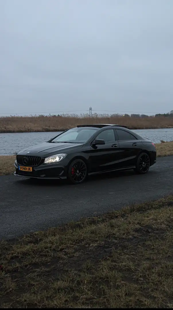 Mercedes-Benz CLA 180 Edition 1 Zwart - 2
