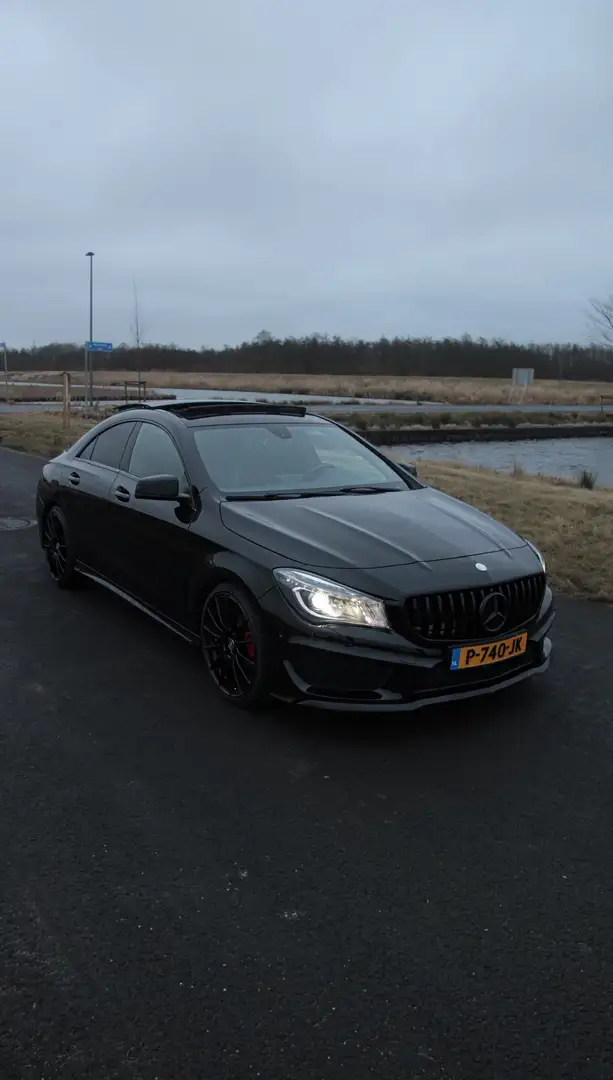 Mercedes-Benz CLA 180 Edition 1 Zwart - 1