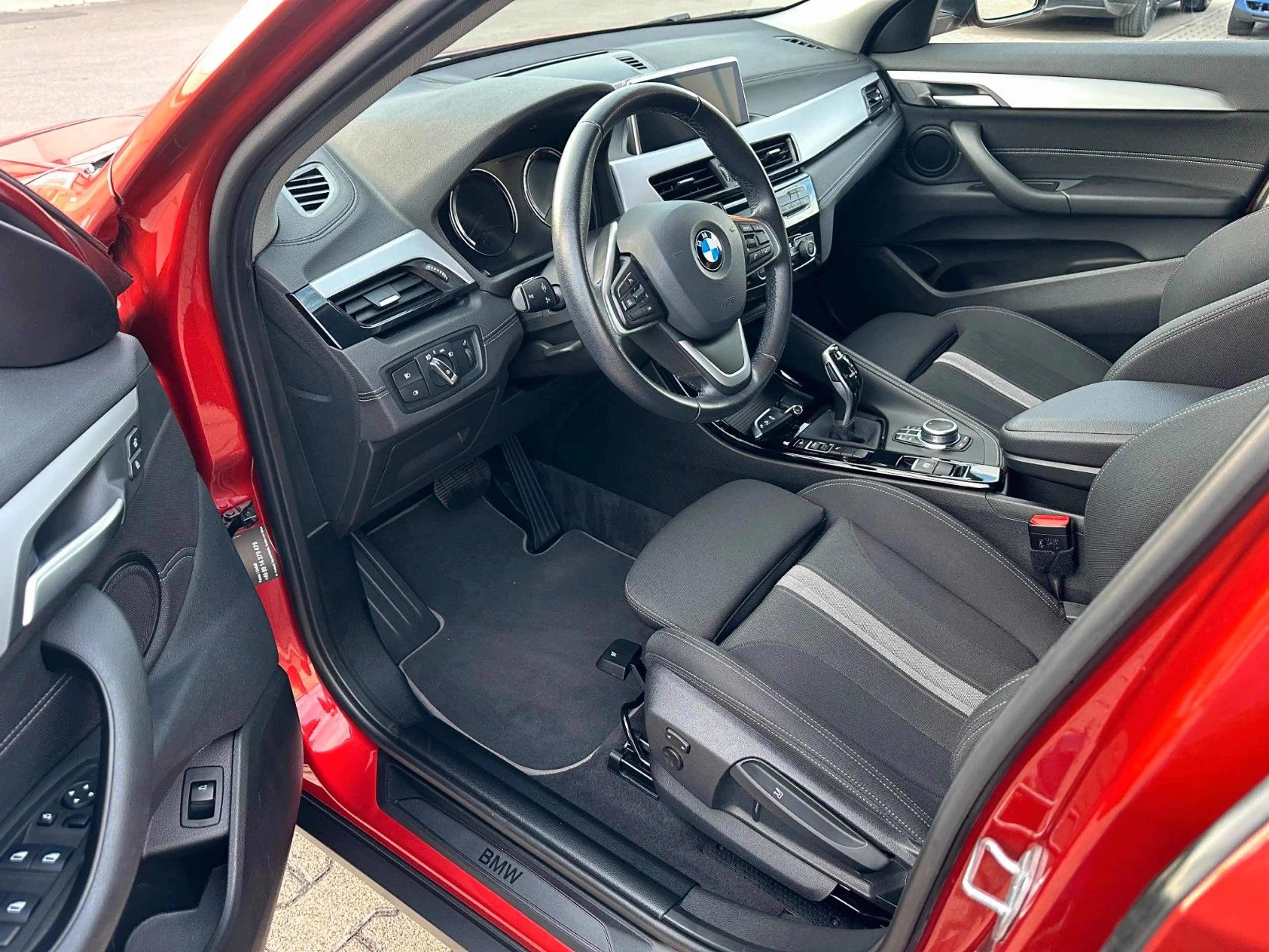 BMW X2 sDrive 18 i -KAMERA-LED-PDC-GEPFLEGT — photo 12