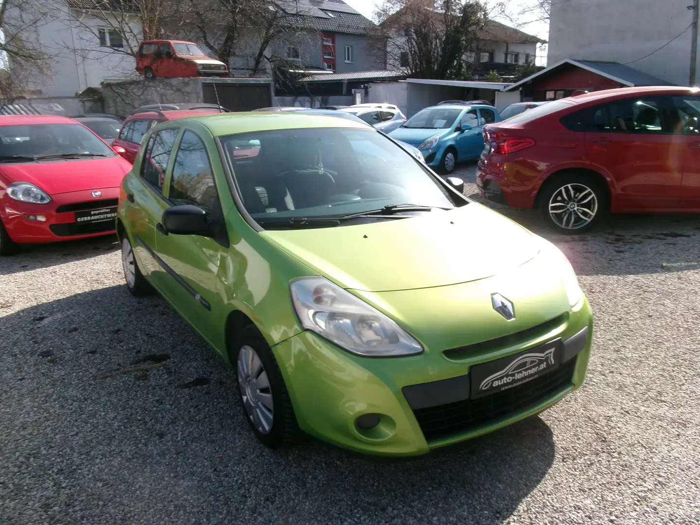 Renault Clio Clio Tonic 1,2 16V Tonic Grün - 2