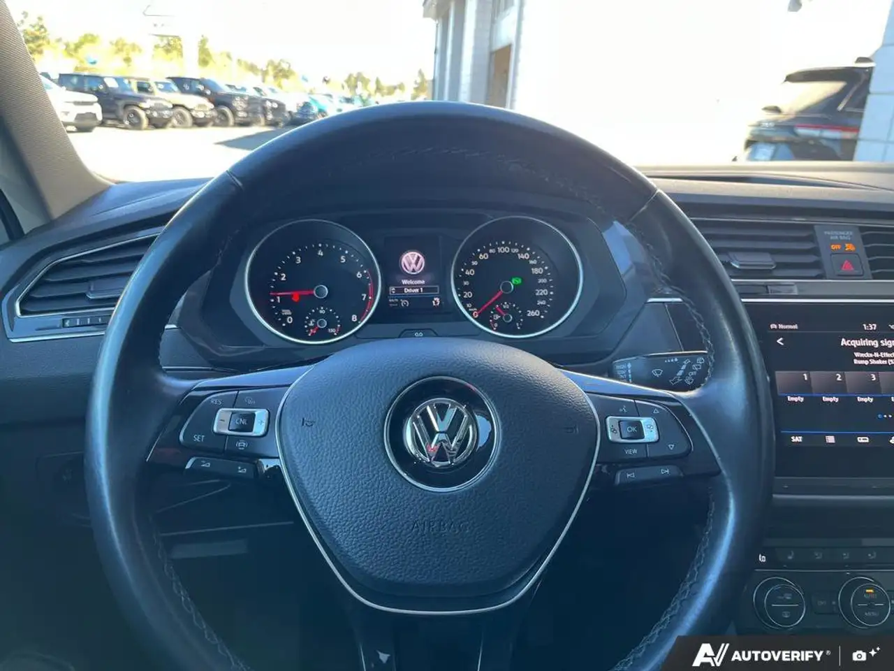 Volkswagen Tiguan снимка Volkswagen Tiguan