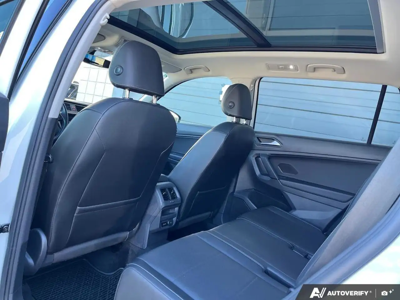 Volkswagen Tiguan снимка Volkswagen Tiguan
