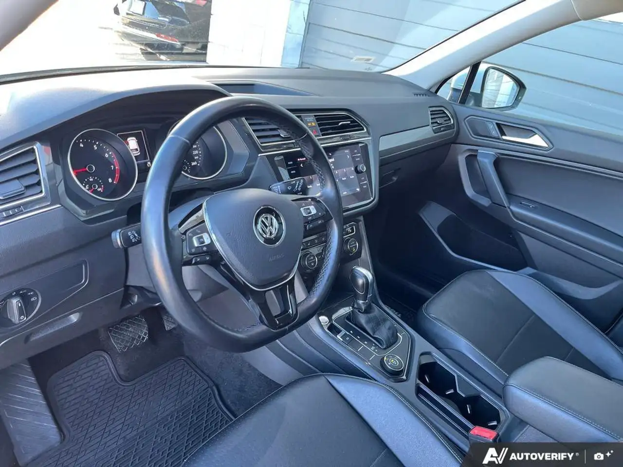 Volkswagen Tiguan снимка Volkswagen Tiguan