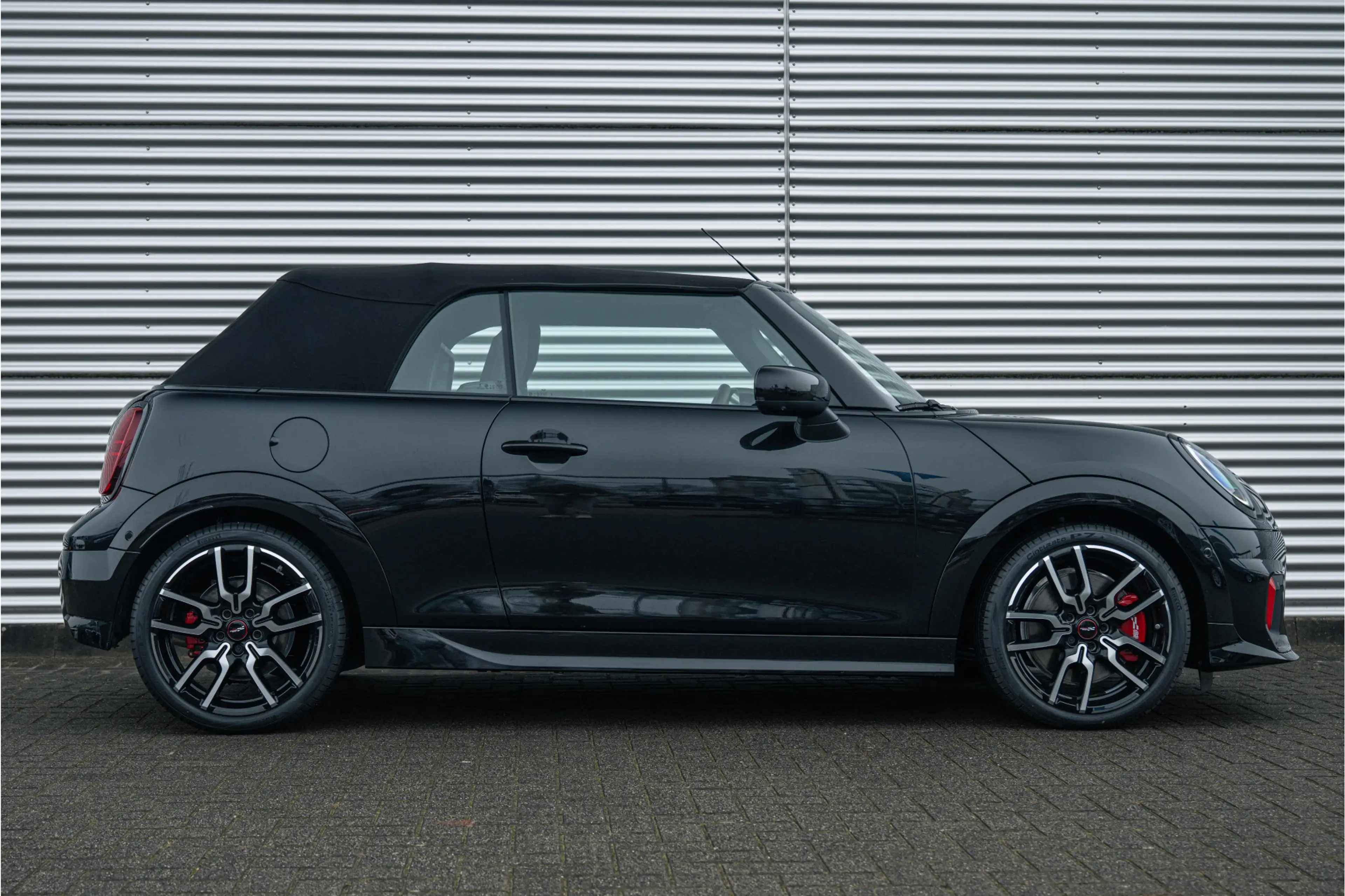 MINI John Cooper Works Cabrio Automaat / Pakket XL / 18" JCW Lap Spoke 2-tone — photo 3