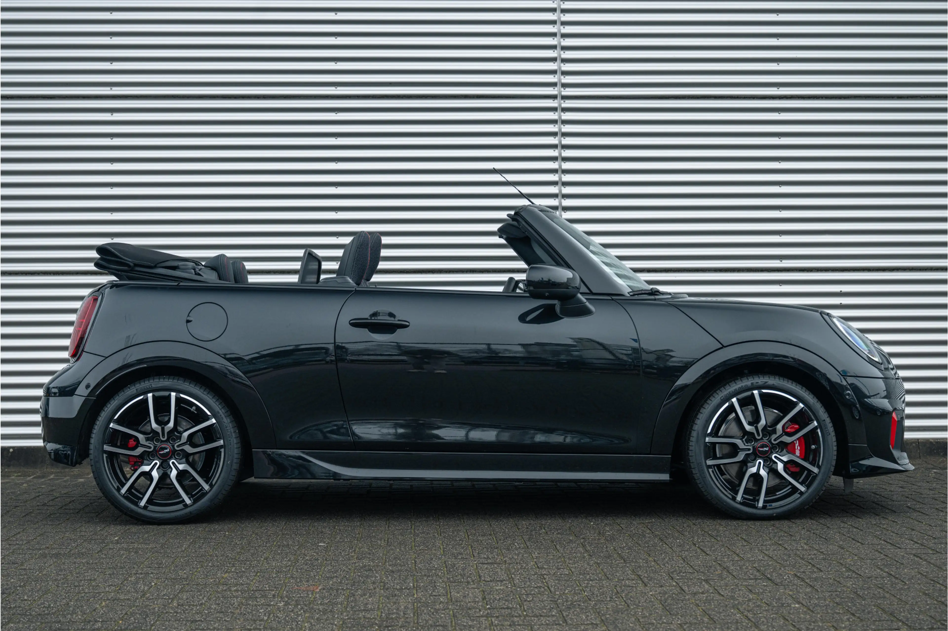 MINI John Cooper Works Cabrio Automaat / Pakket XL / 18" JCW Lap Spoke 2-tone — photo 4