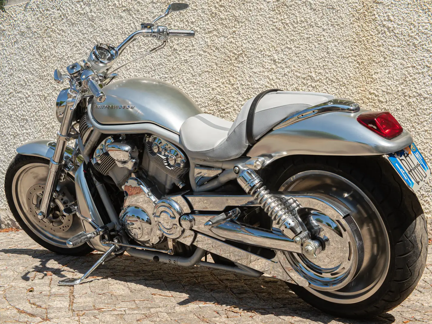 Harley-Davidson VRSC V-Rod Plateado - 2