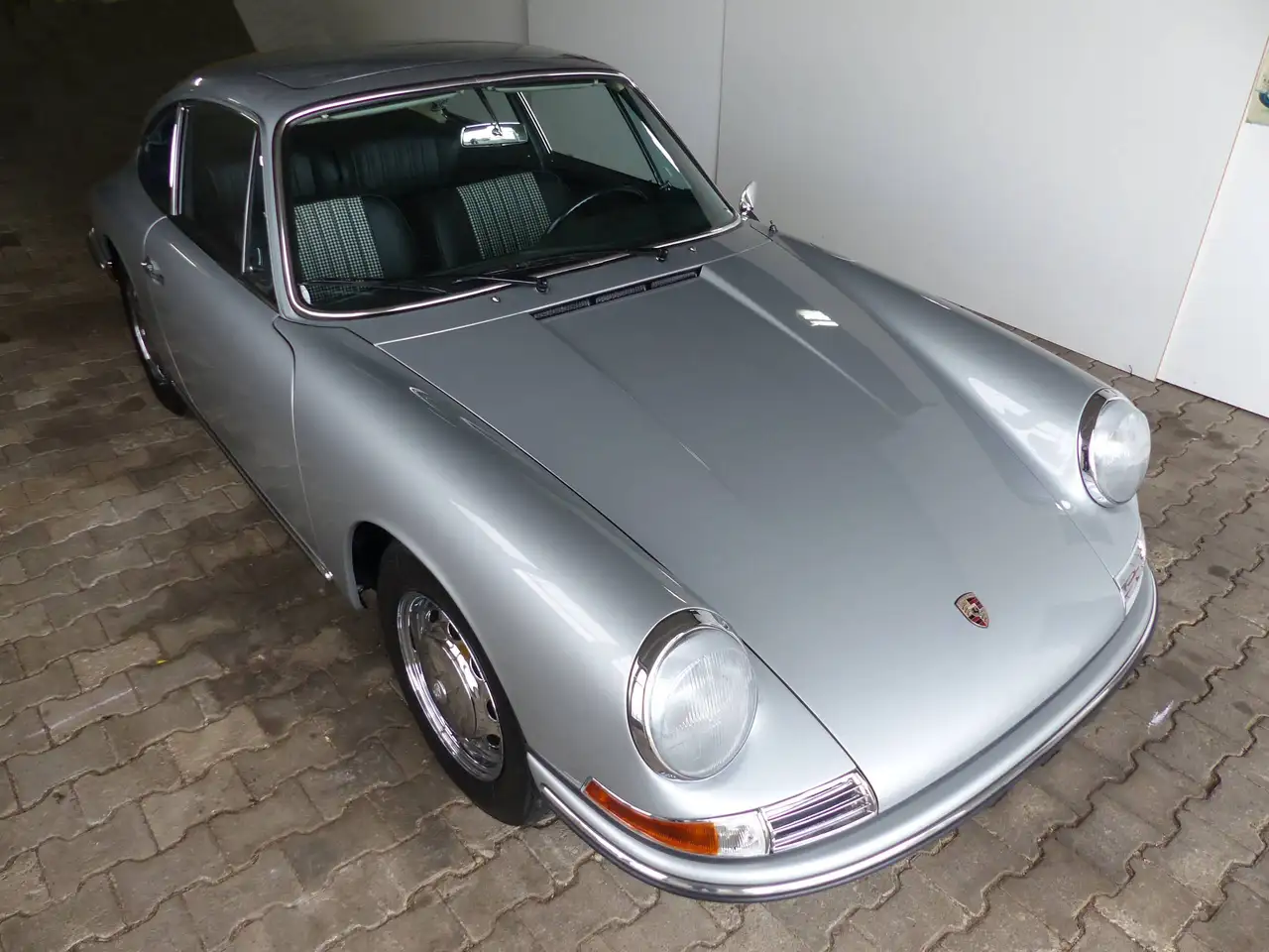 Porsche 911 1966 Porsche 911 SWB Coupé mit elektrischem Schiebedach – Matching Numbers – Neue „Nut and Bolt“-Restauration, foto 3