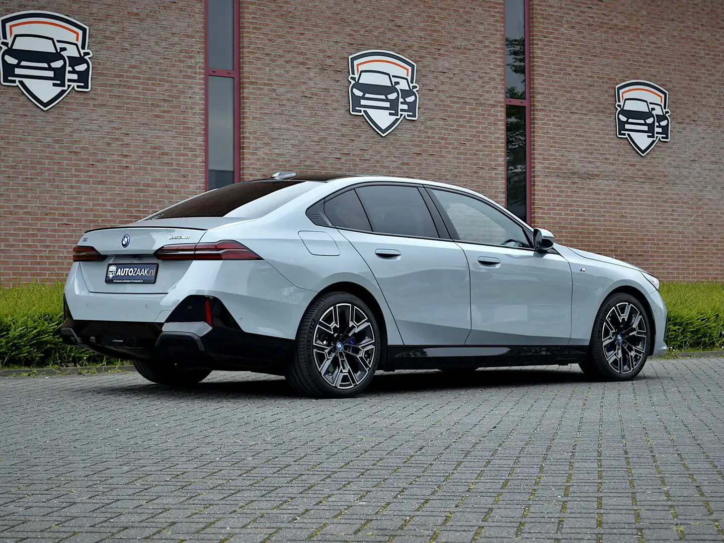 BMW i5 eDrive40 M Sport Pro Innovation B&W Zeer compleet Grigio - 2