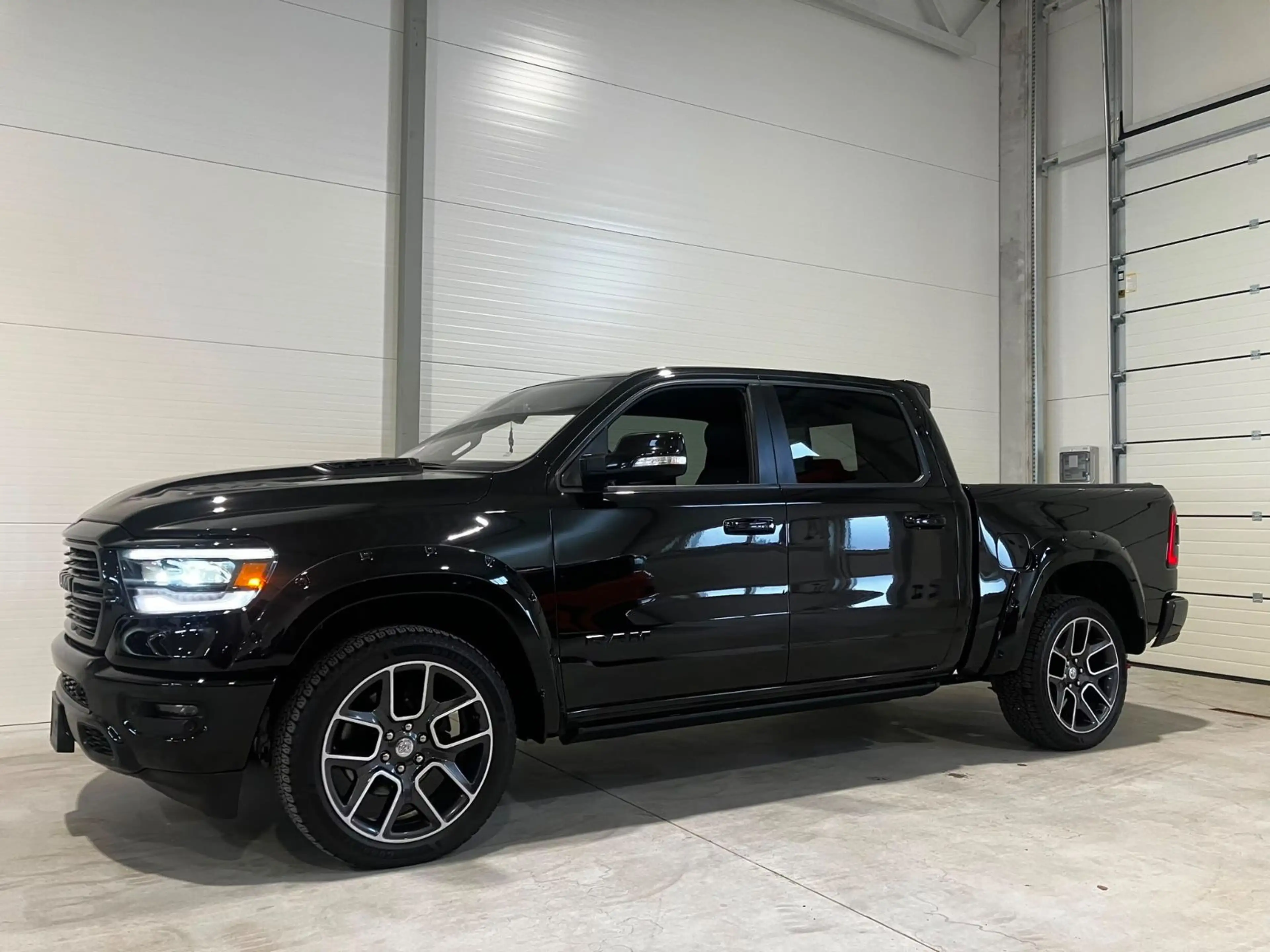 Dodge RAM 5,7 SPORT NIGHT CREWCAB 4x4 EU GAS LPG — photo 5