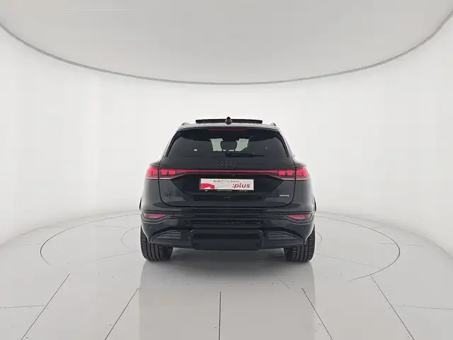 Audi Q6 view 4