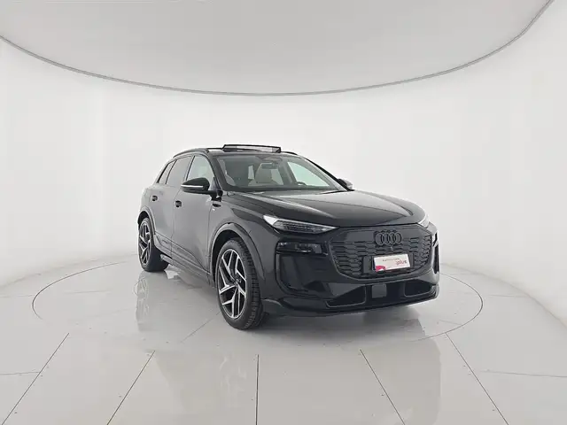 Audi Q6 view 6