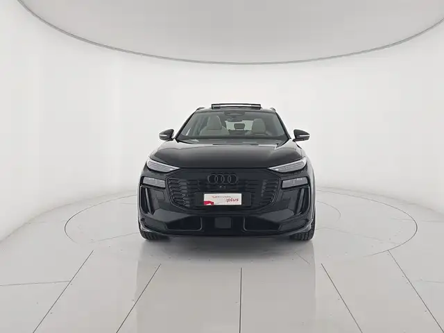 Audi Q6 view 7