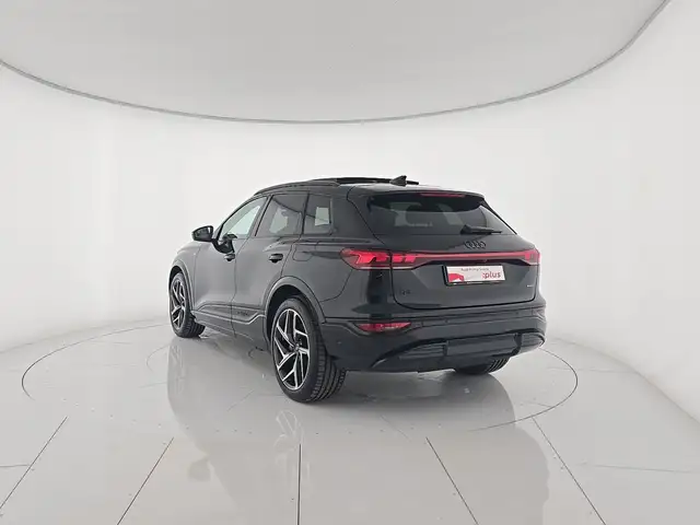 Audi Q6 view 3