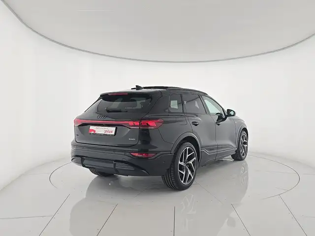 Audi Q6 view 5