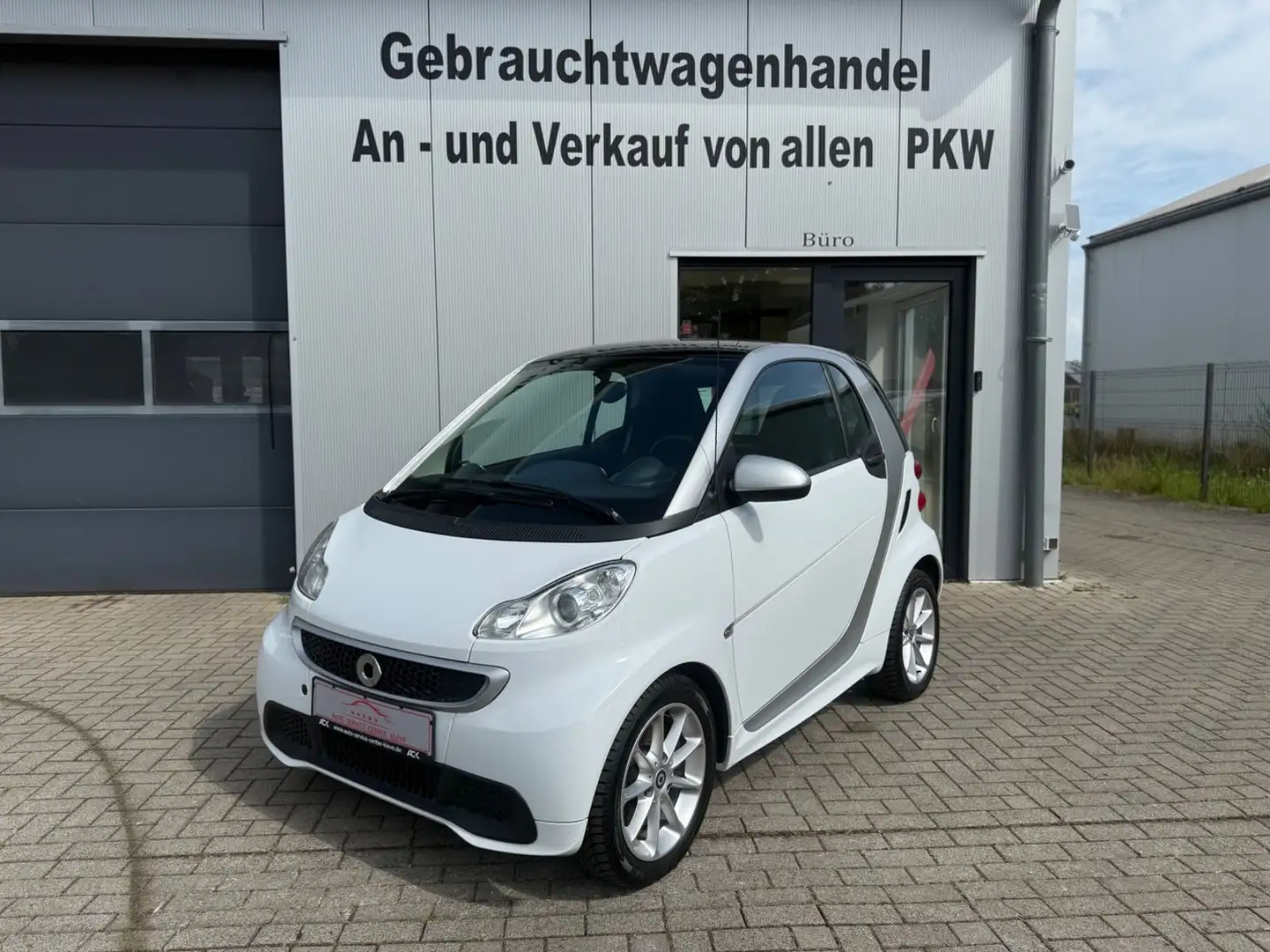 smart forTwo coupe Micro Hybrid Drive*PANO*KLIMA* Argent - 1
