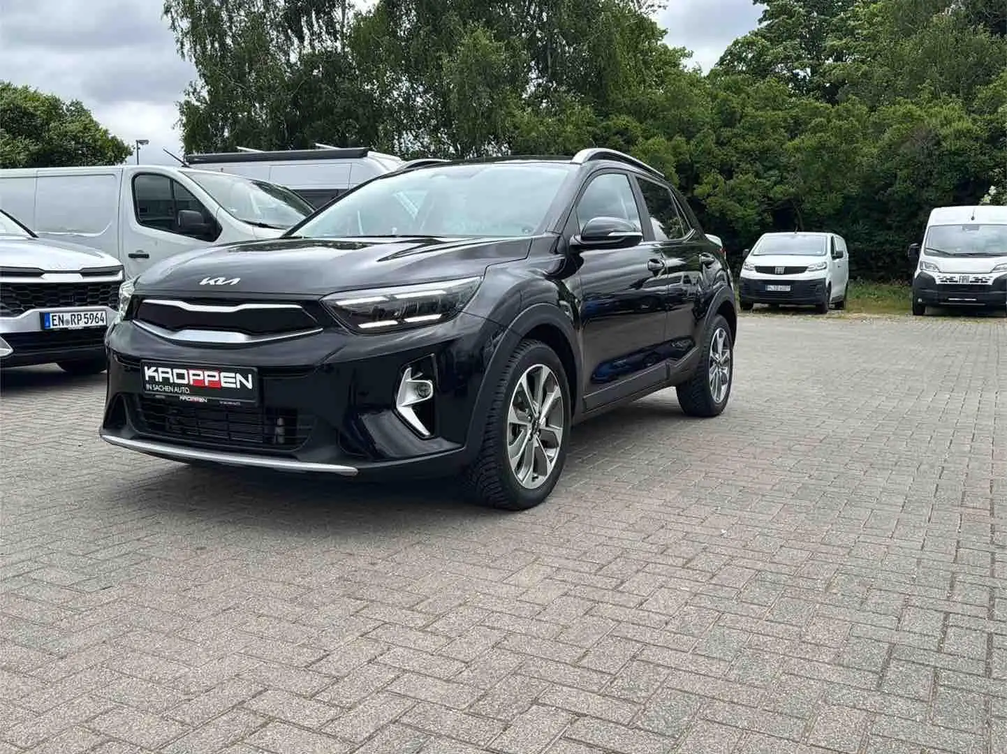Kia Stonic Spirit DCT7 Navi Kam SHZ LHZ M+S-Allwetter Schwarz - 2