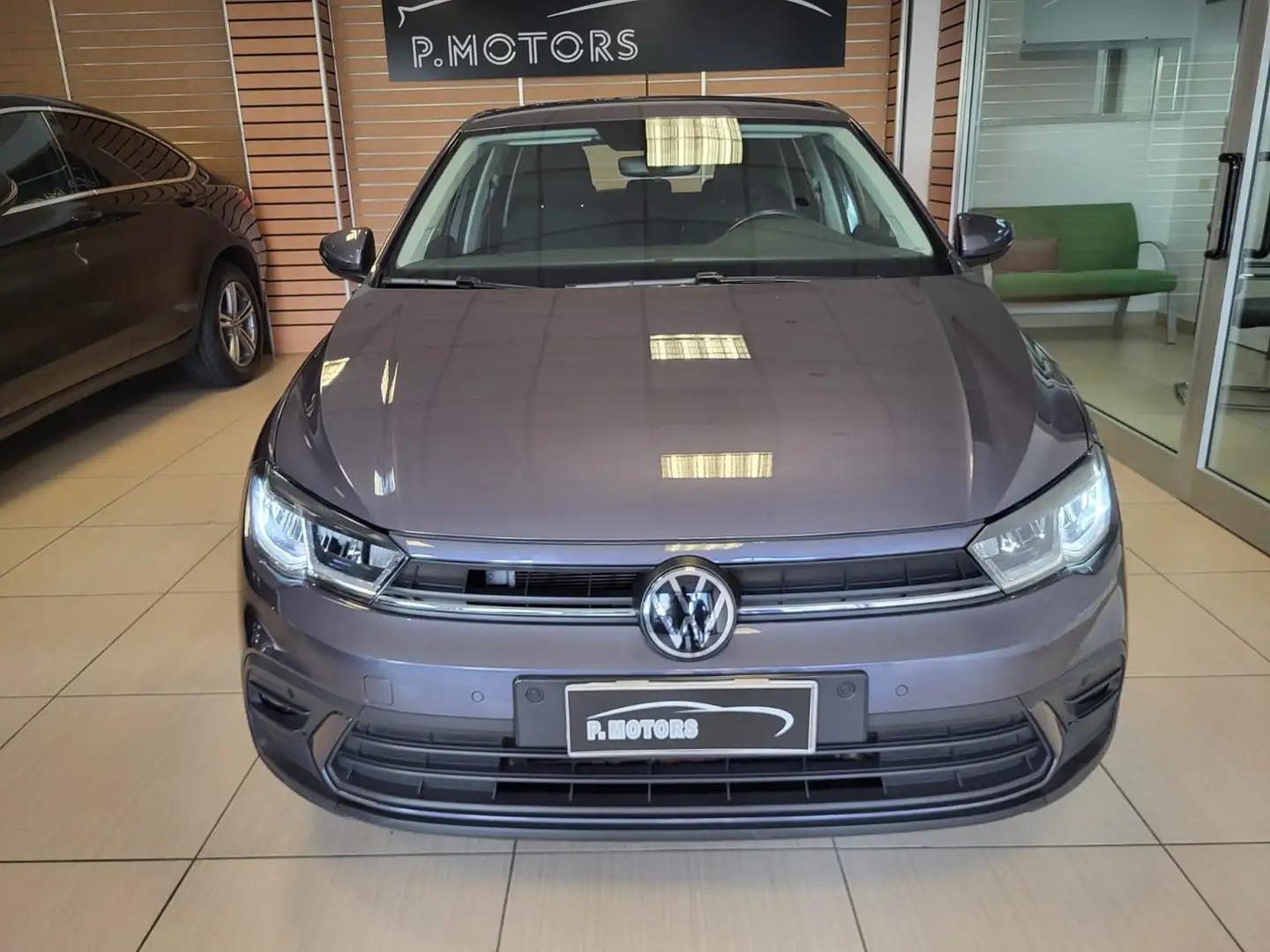 Volkswagen Polo 1.0 tsi Life 95cv dsg Gris - 2