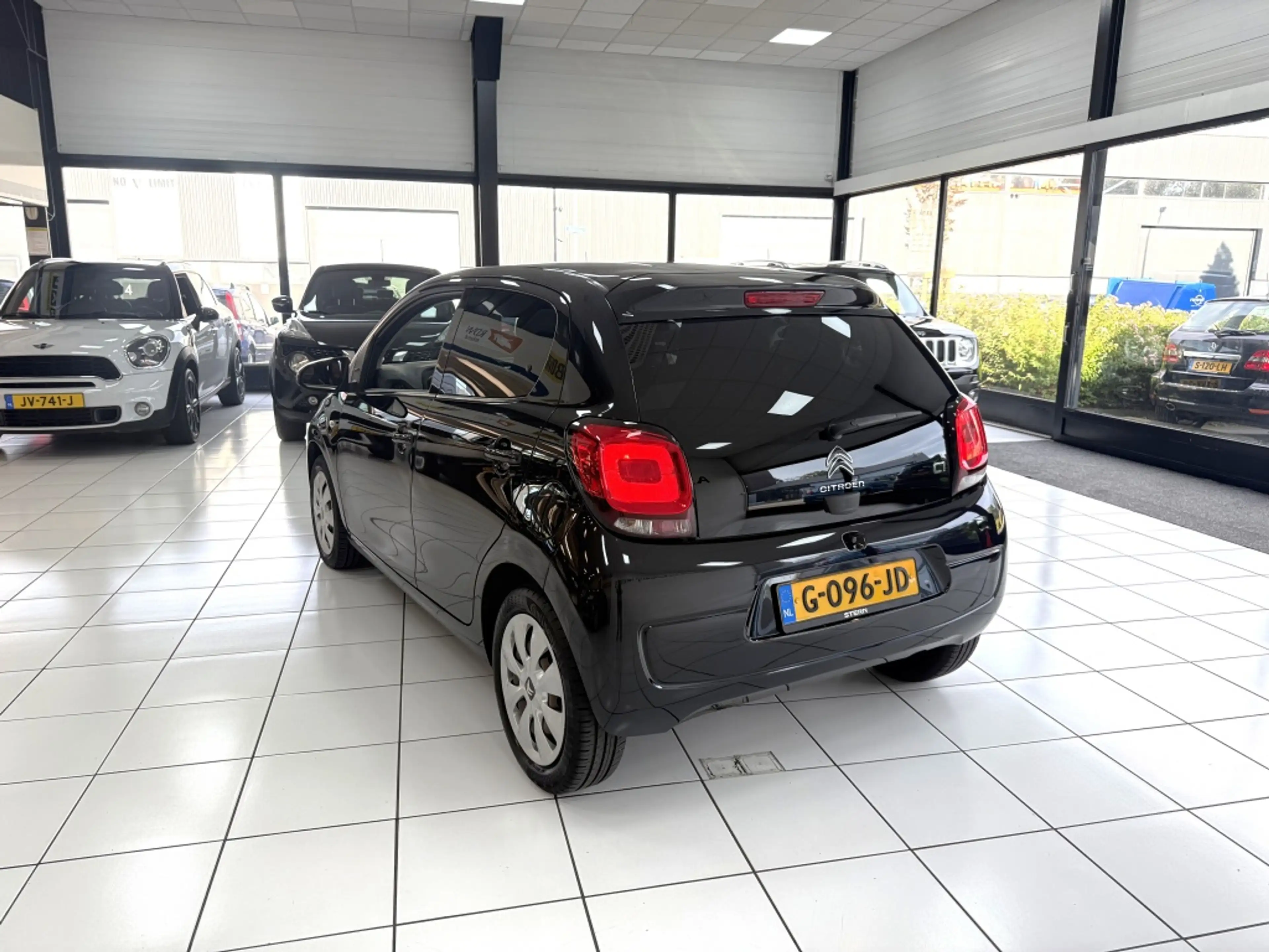 Citroen C1 1.0 VTi Feel Airco — photo 11