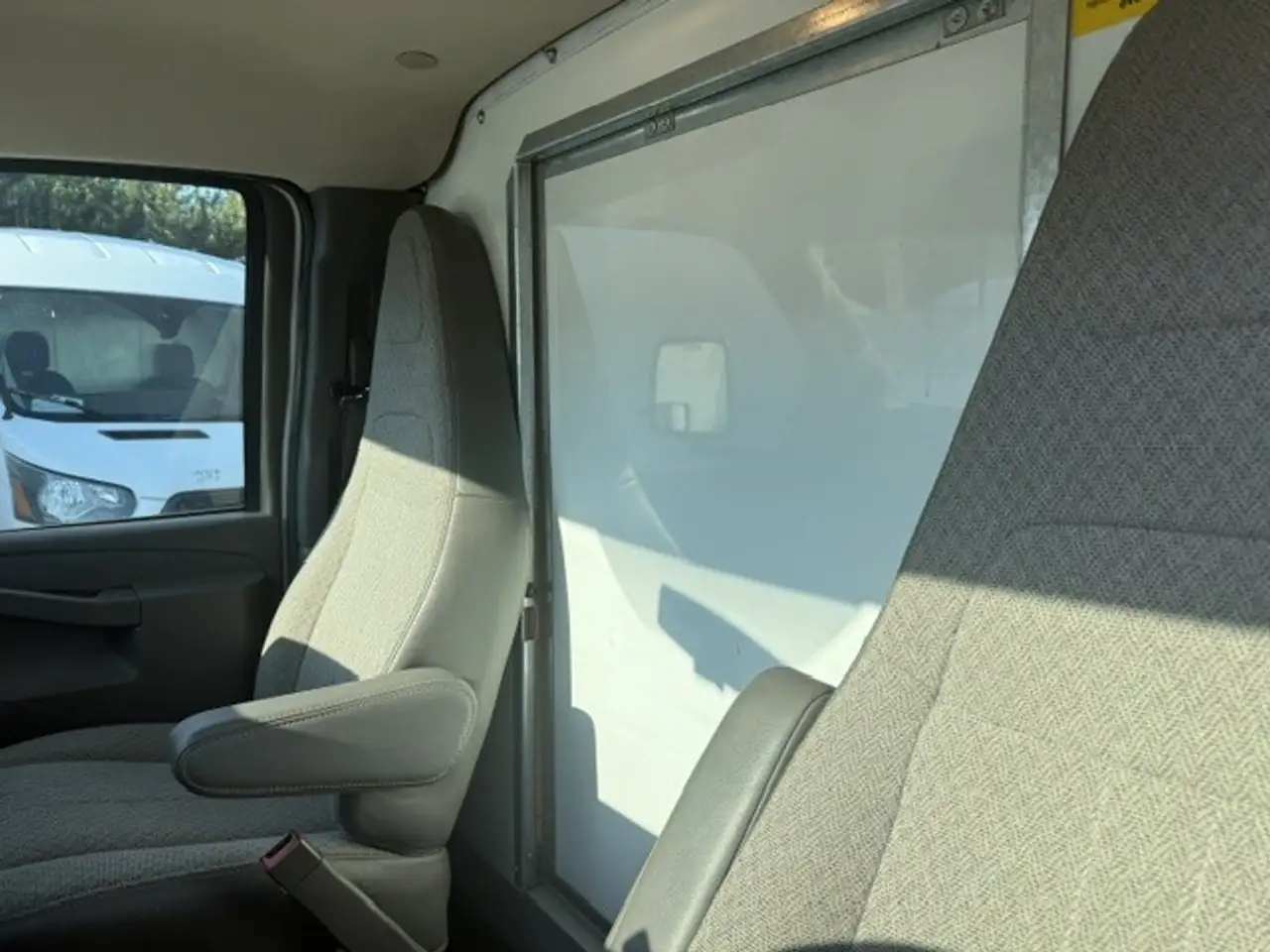 GMC Savana photo GMC Savana