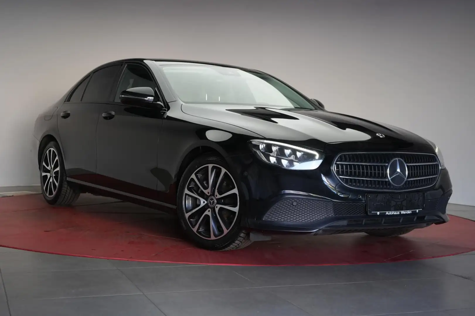 Mercedes-Benz E 220 d 9G-Tronic Navi/Temp/Kamera/Carplay Negru - 1