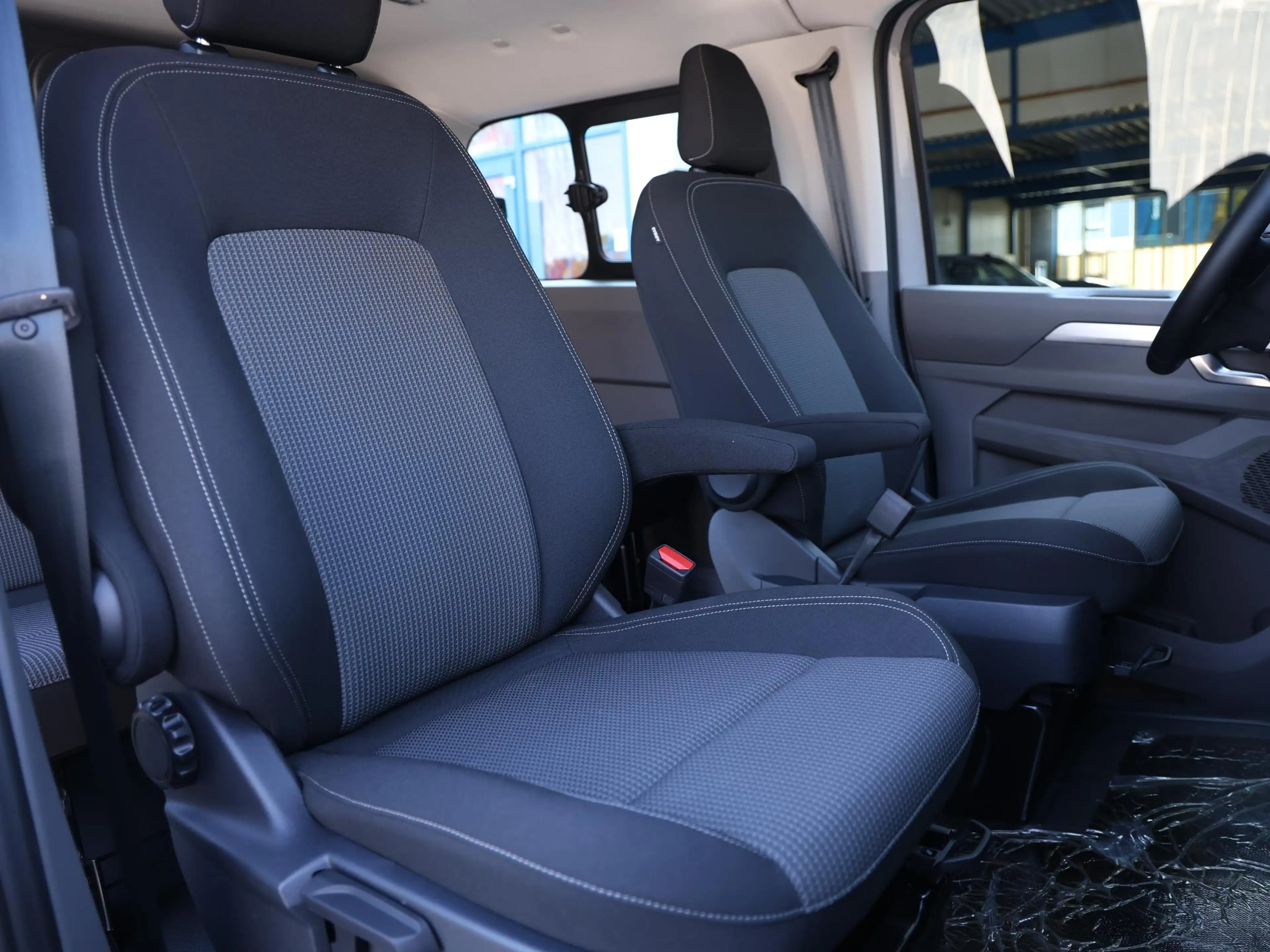 Volkswagen Transporter e-Transporter Dubbele cabine L2H1 Edition 64 kWh 2 — photo 8