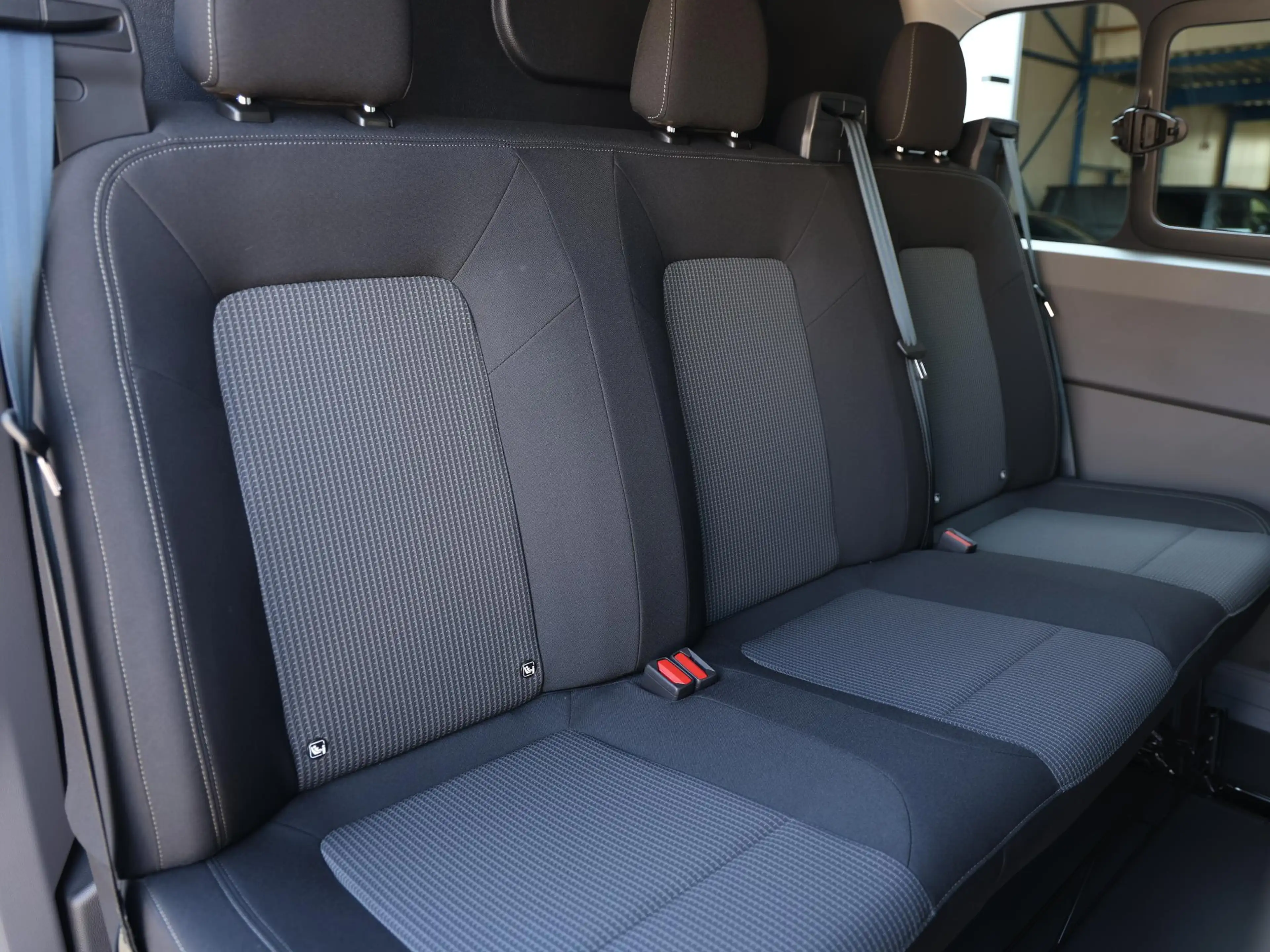 Volkswagen Transporter e-Transporter Dubbele cabine L2H1 Edition 64 kWh 2 — photo 9