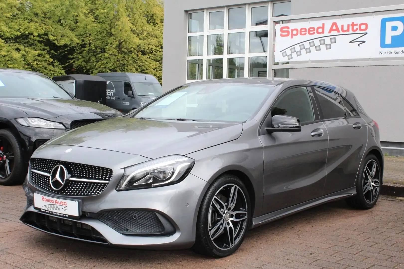Mercedes-Benz A 200 AMG-LINE/NAVI/KAMERA/Bi-XENON/NIGHT/18ZOLL Gris - 1