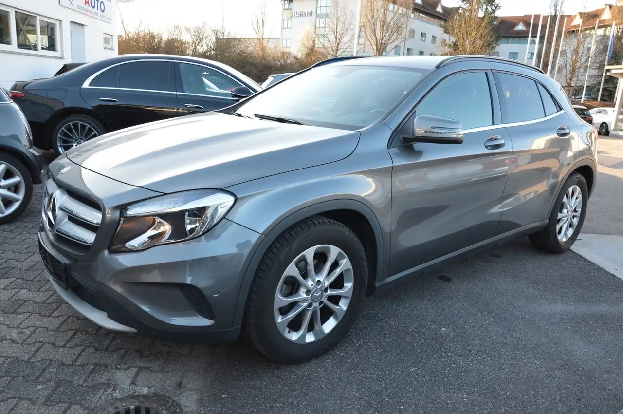 Mercedes-Benz GLA 180