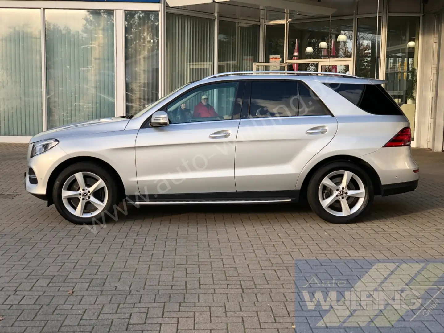 Mercedes-Benz GLE 500 4-Matic Autom. Leder Distronic Panorama Silver - 2