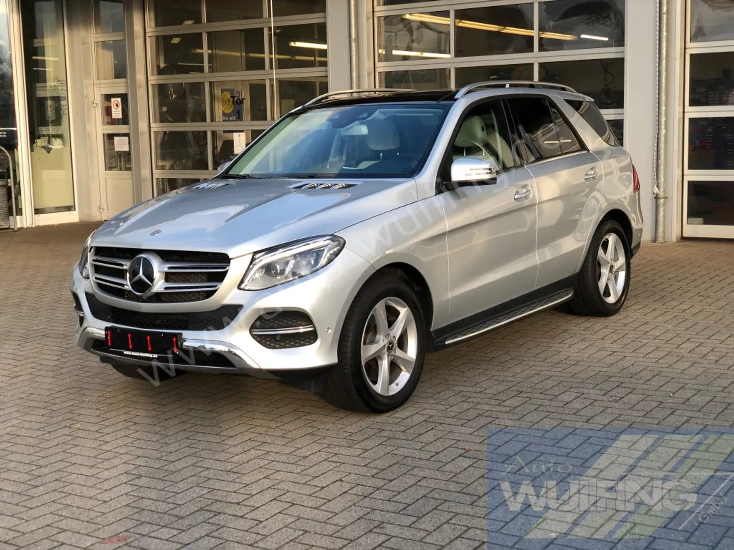 Mercedes-Benz GLE 500 4-Matic Autom. Leder Distronic Panorama Silber - 1