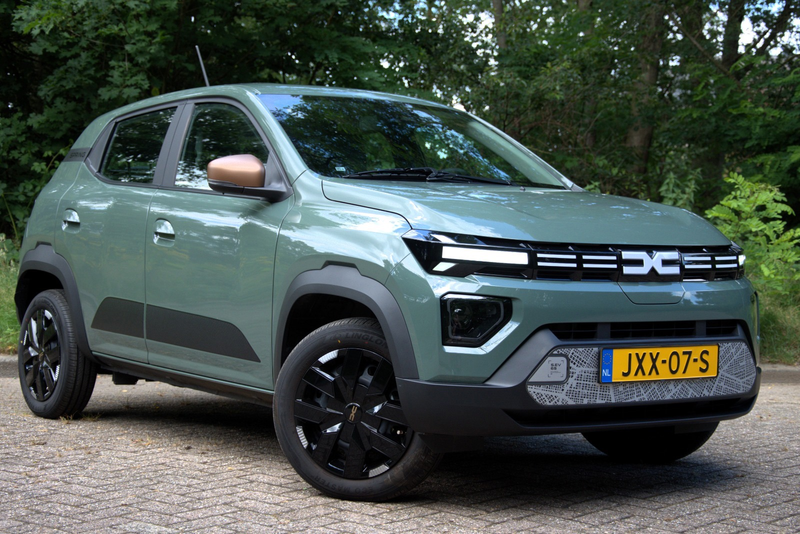 Dacia Spring Extreme 65 26.8 kWh , Navi, Camera, Apple, Cruise — photo 2