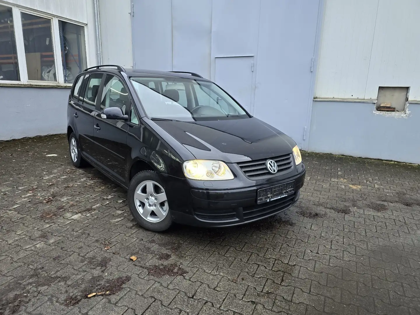 Volkswagen Touran Conceptline Schwarz - 1