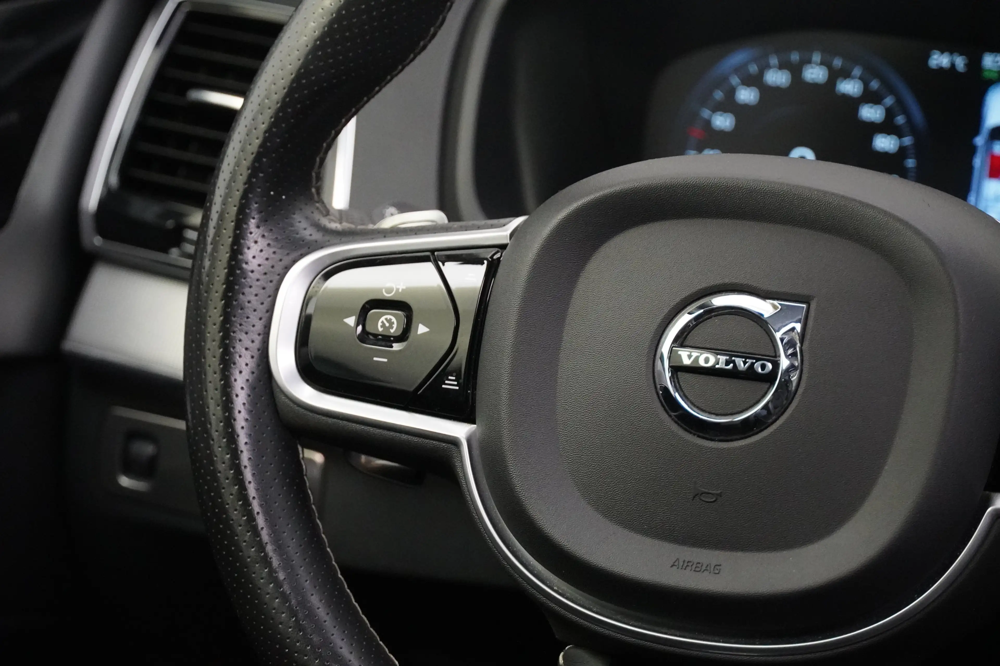 Volvo XC90 XC90 D5 AWD R-Design — photo 12
