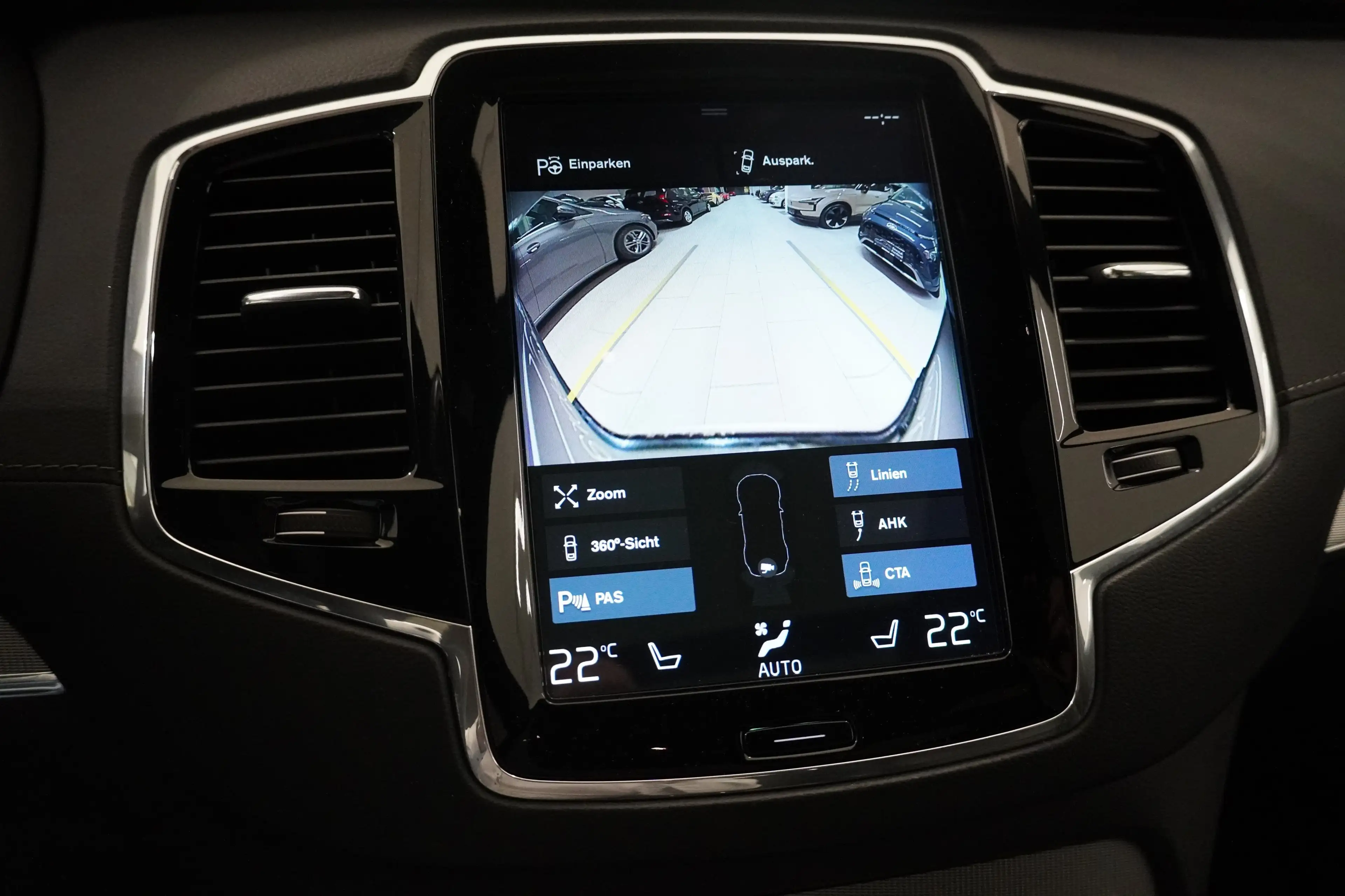 Volvo XC90 XC90 D5 AWD R-Design — photo 16