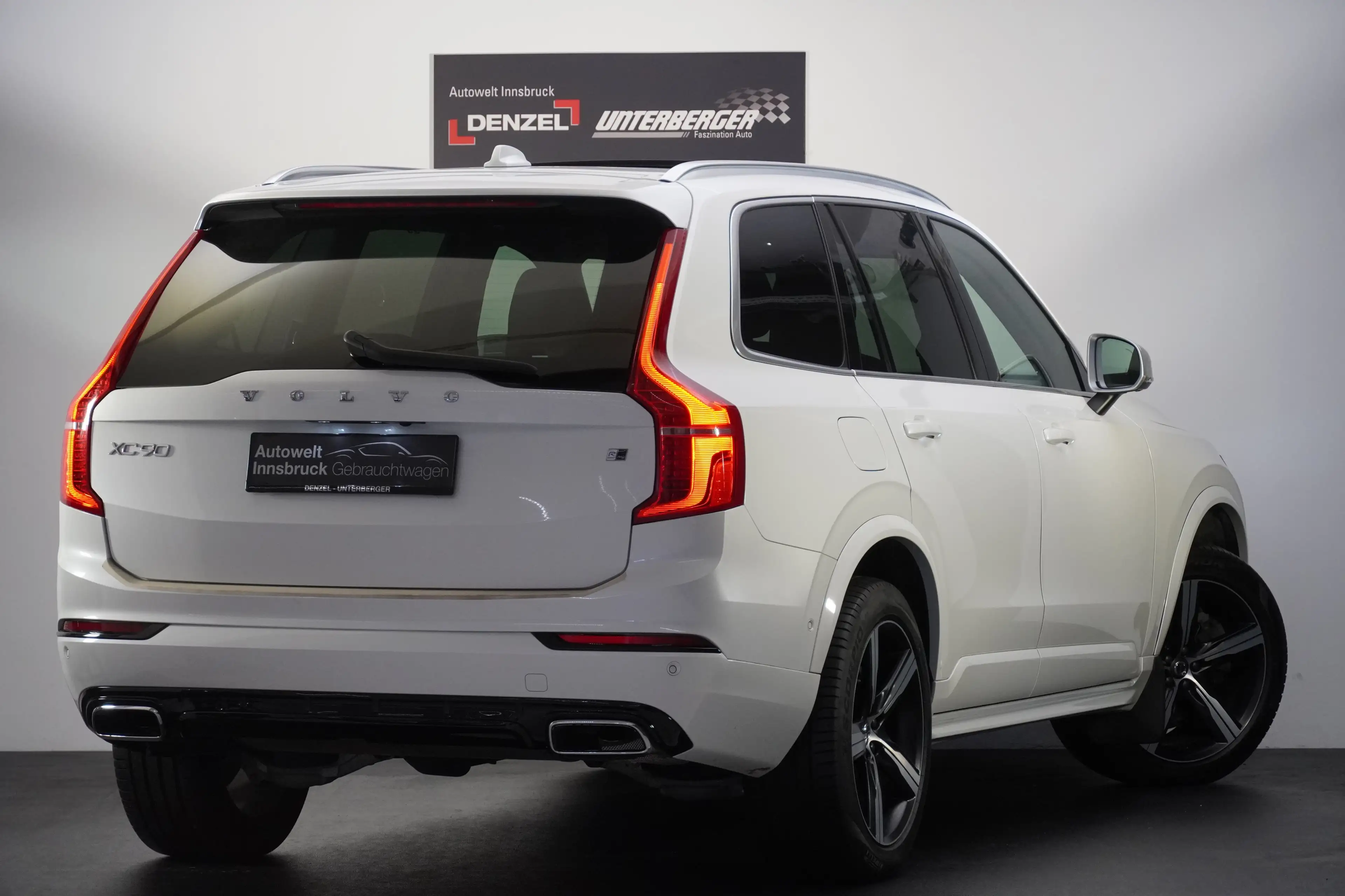 Volvo XC90 XC90 D5 AWD R-Design — photo 3