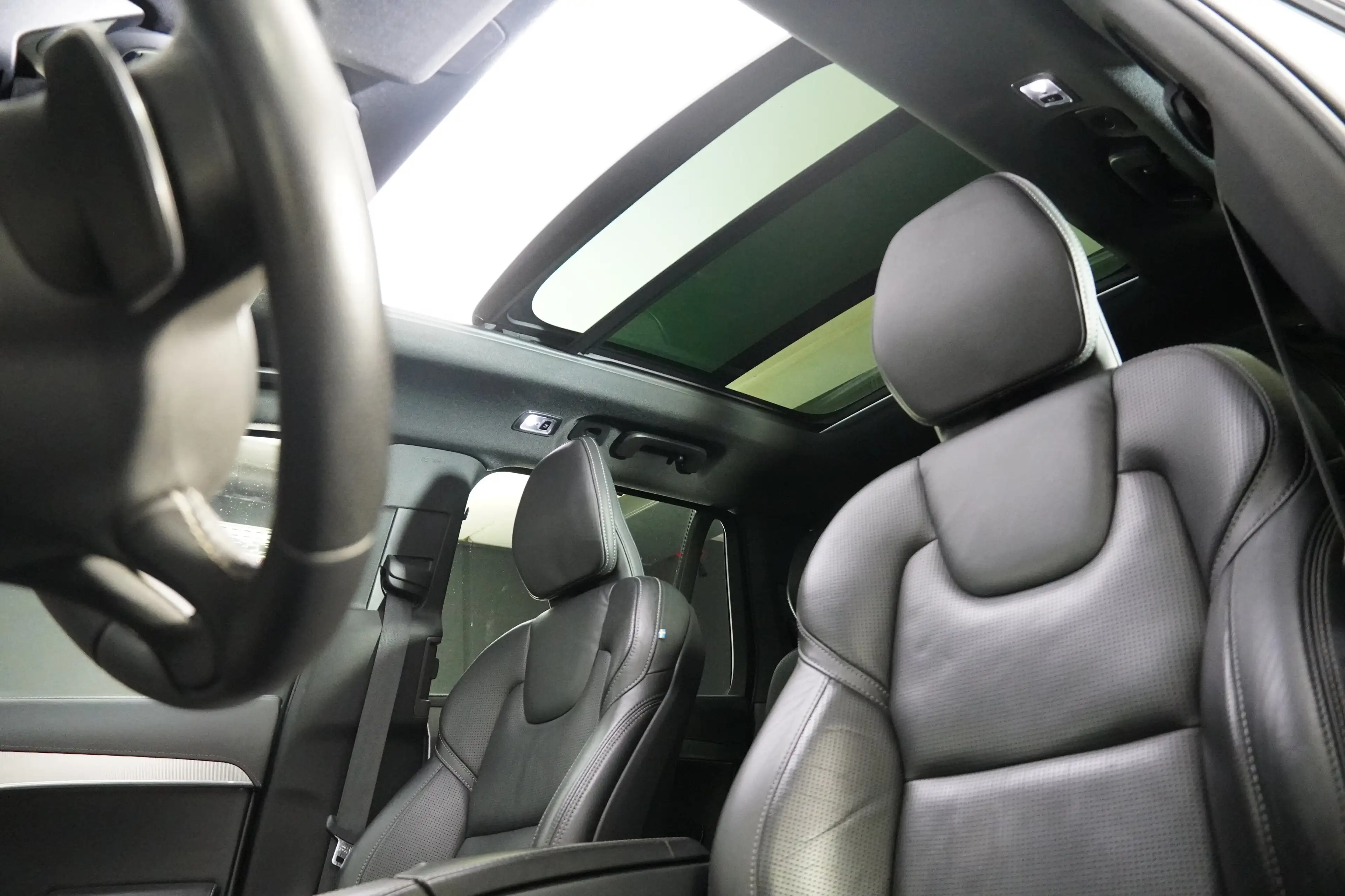 Volvo XC90 XC90 D5 AWD R-Design — photo 23