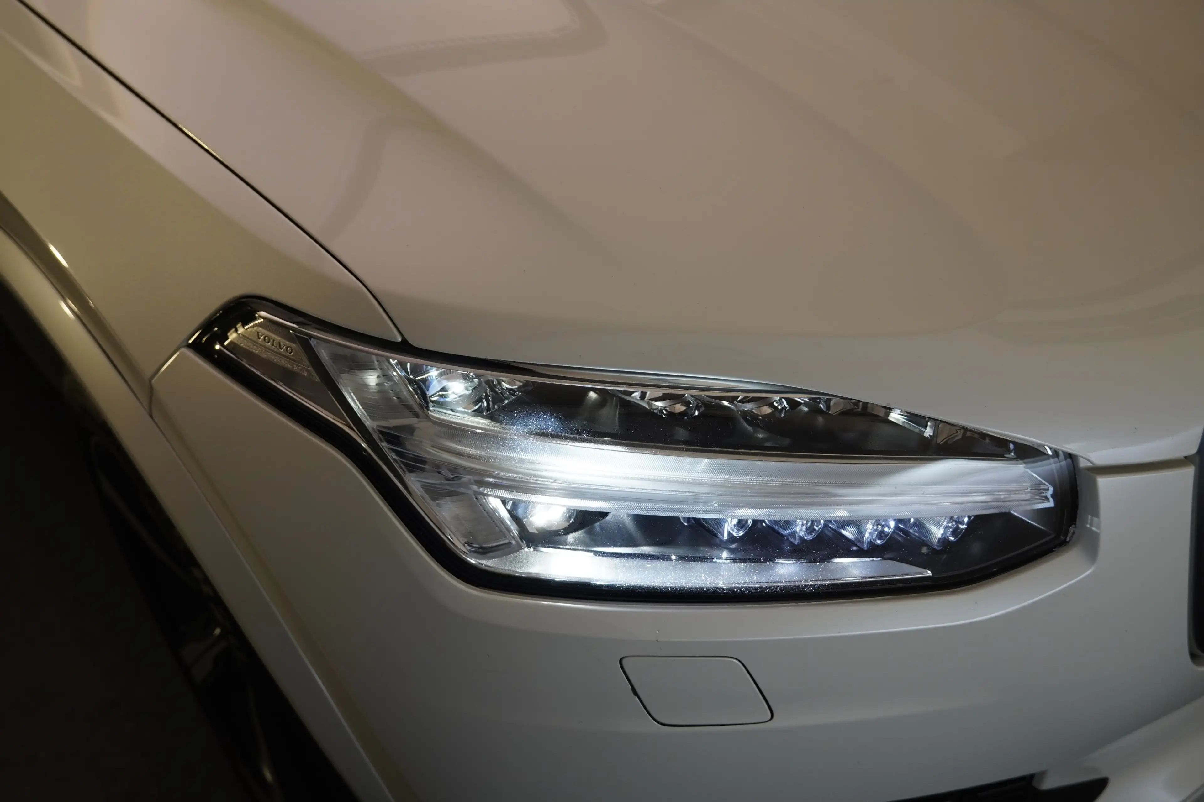 Volvo XC90 XC90 D5 AWD R-Design — photo 33