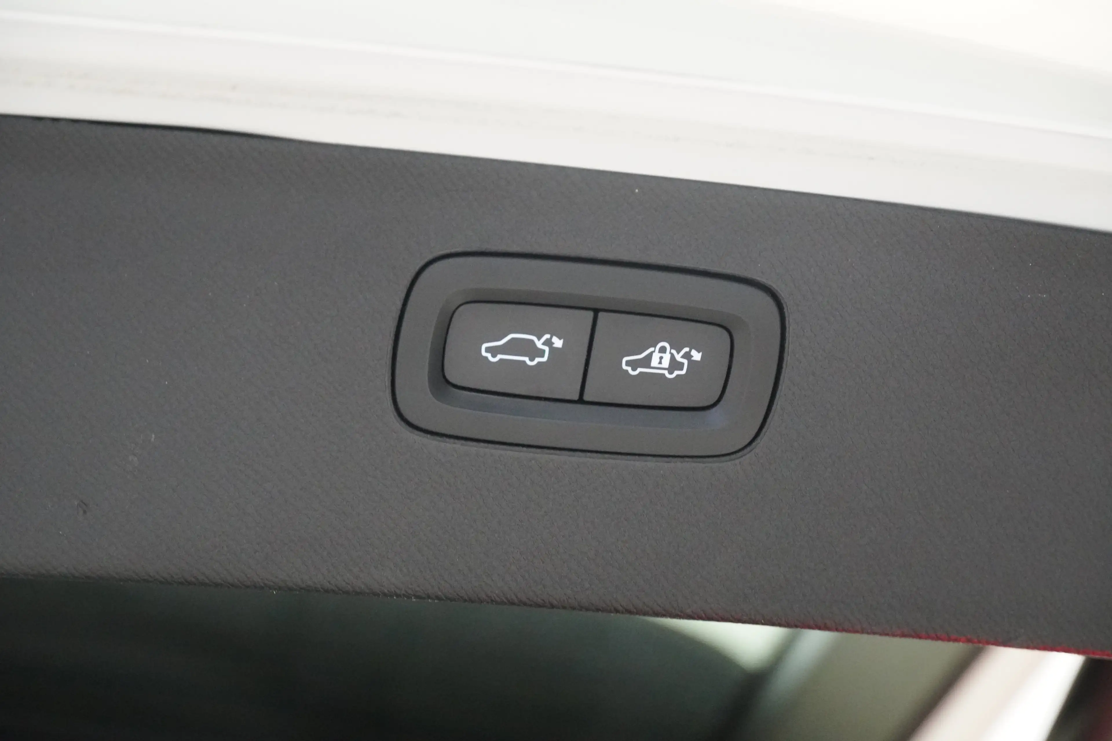 Volvo XC90 XC90 D5 AWD R-Design — photo 26