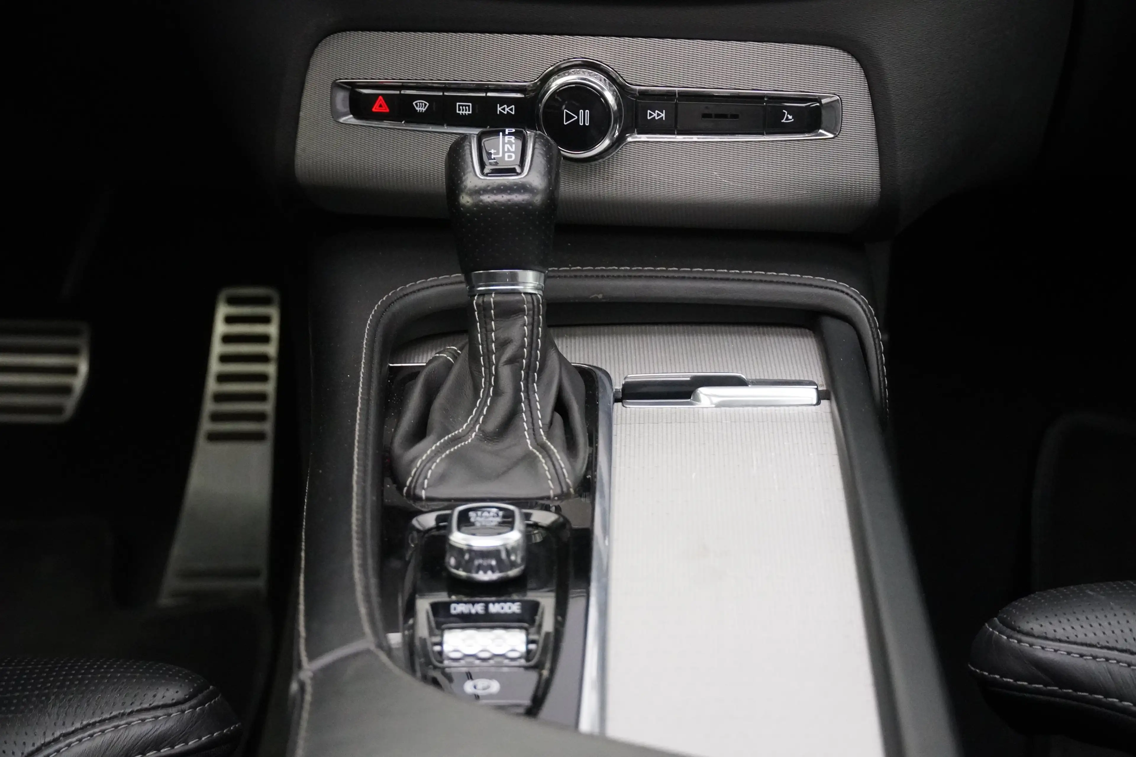 Volvo XC90 XC90 D5 AWD R-Design — photo 19