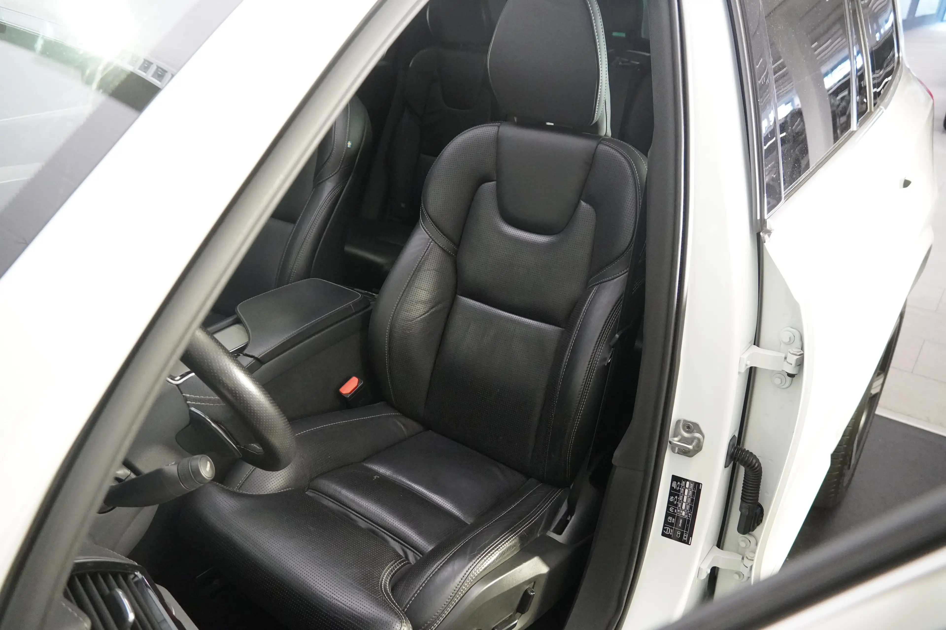 Volvo XC90 XC90 D5 AWD R-Design — photo 9